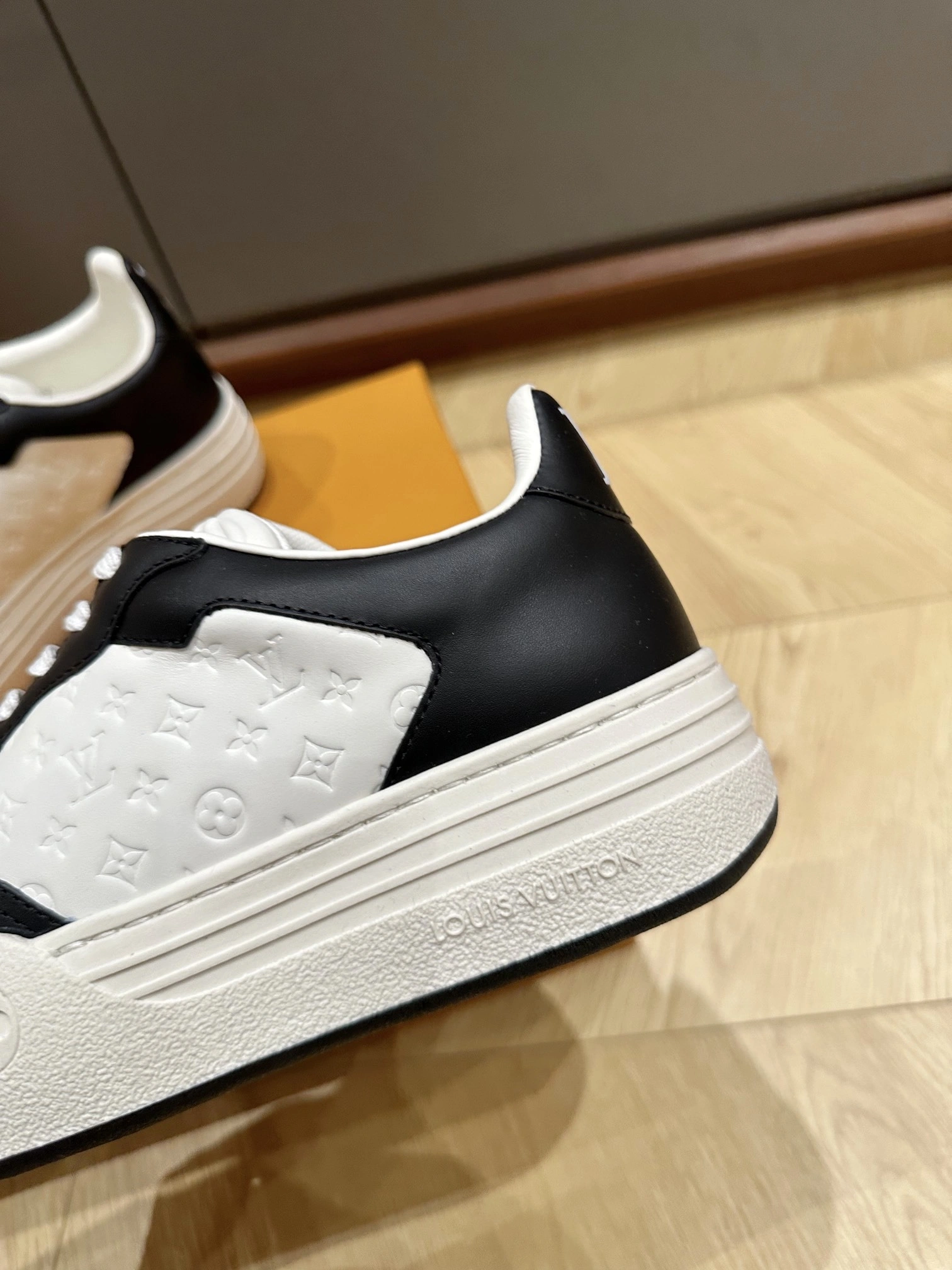 COCO-- 8V 1ACL2O cowhide item:D-X03E2742