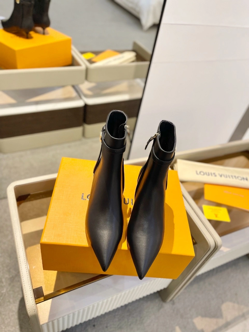 COCO-- 8V 1ACLBJ Heel height：4CM Calfskin goatskin item:D-X555L1915