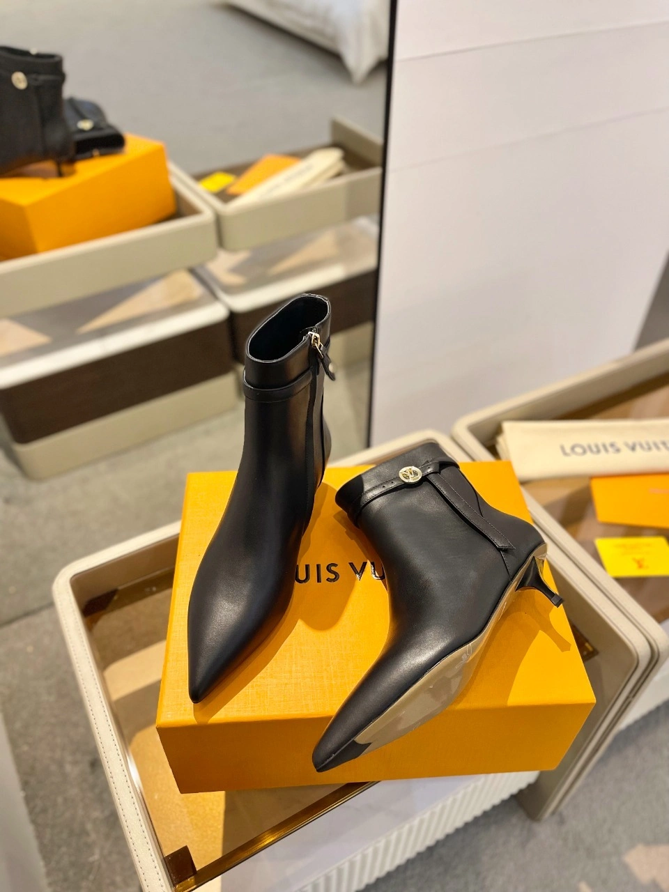 COCO-- 8V 1ACLBJ Heel height：4CM Calfskin goatskin item:D-X555L1915