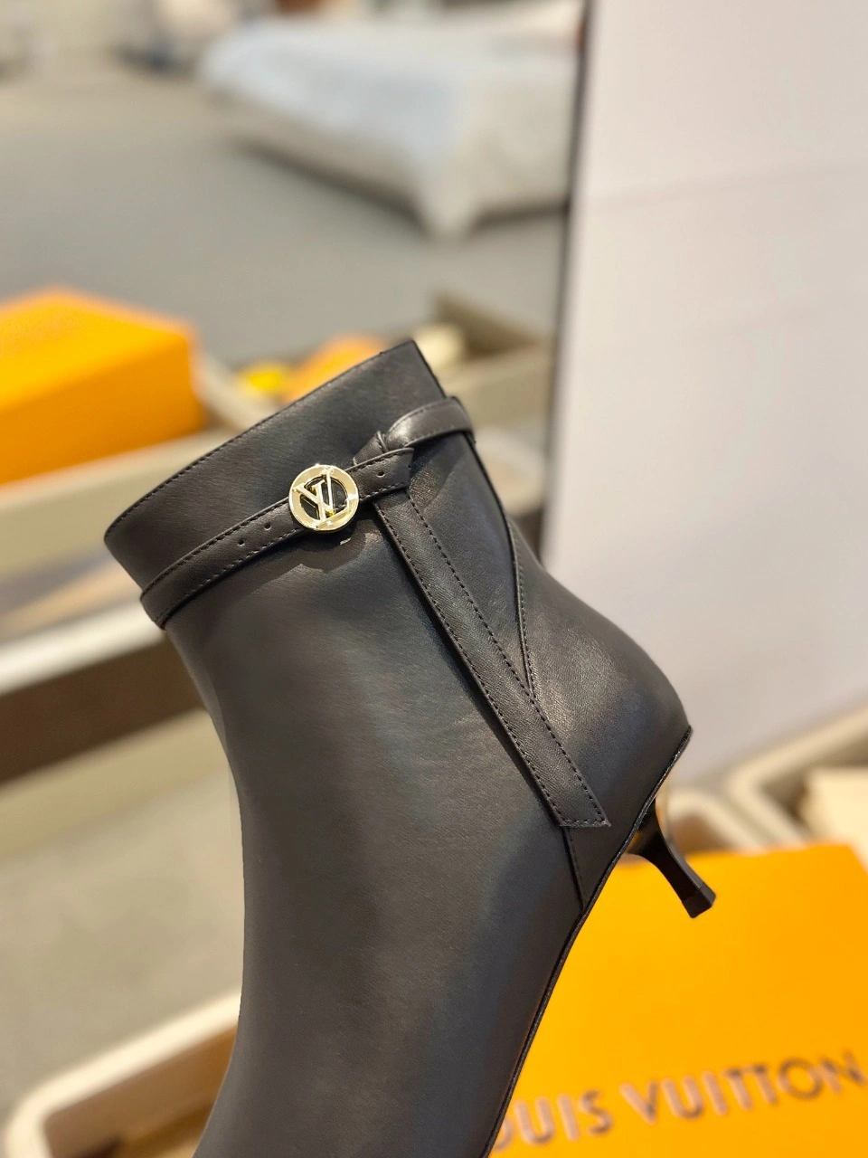 COCO-- 8V 1ACLBJ Heel height：4CM Calfskin goatskin item:D-X555L1915