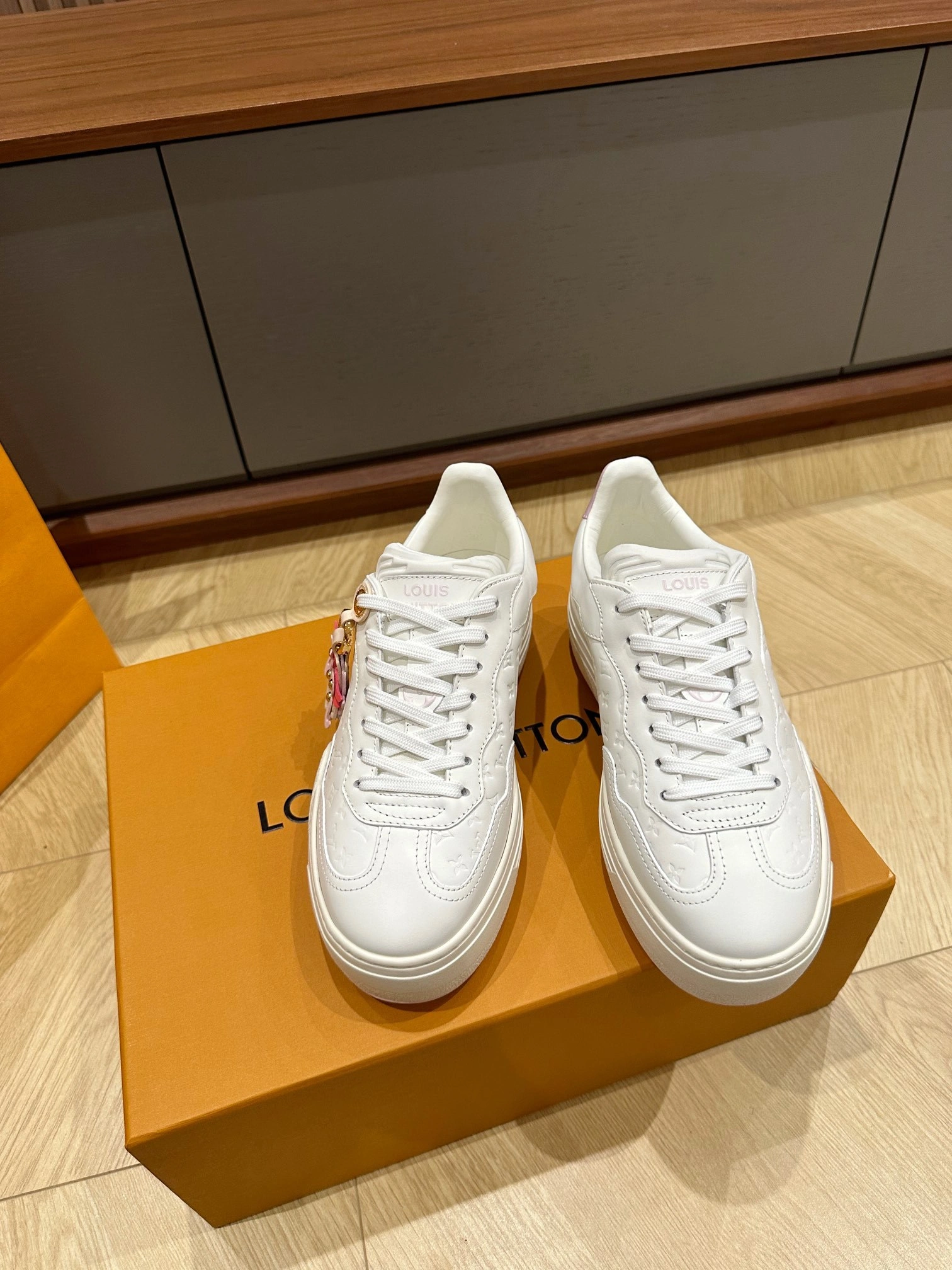 COCO-- 8V 1ACO5T cowhide item:D-X03E2744
