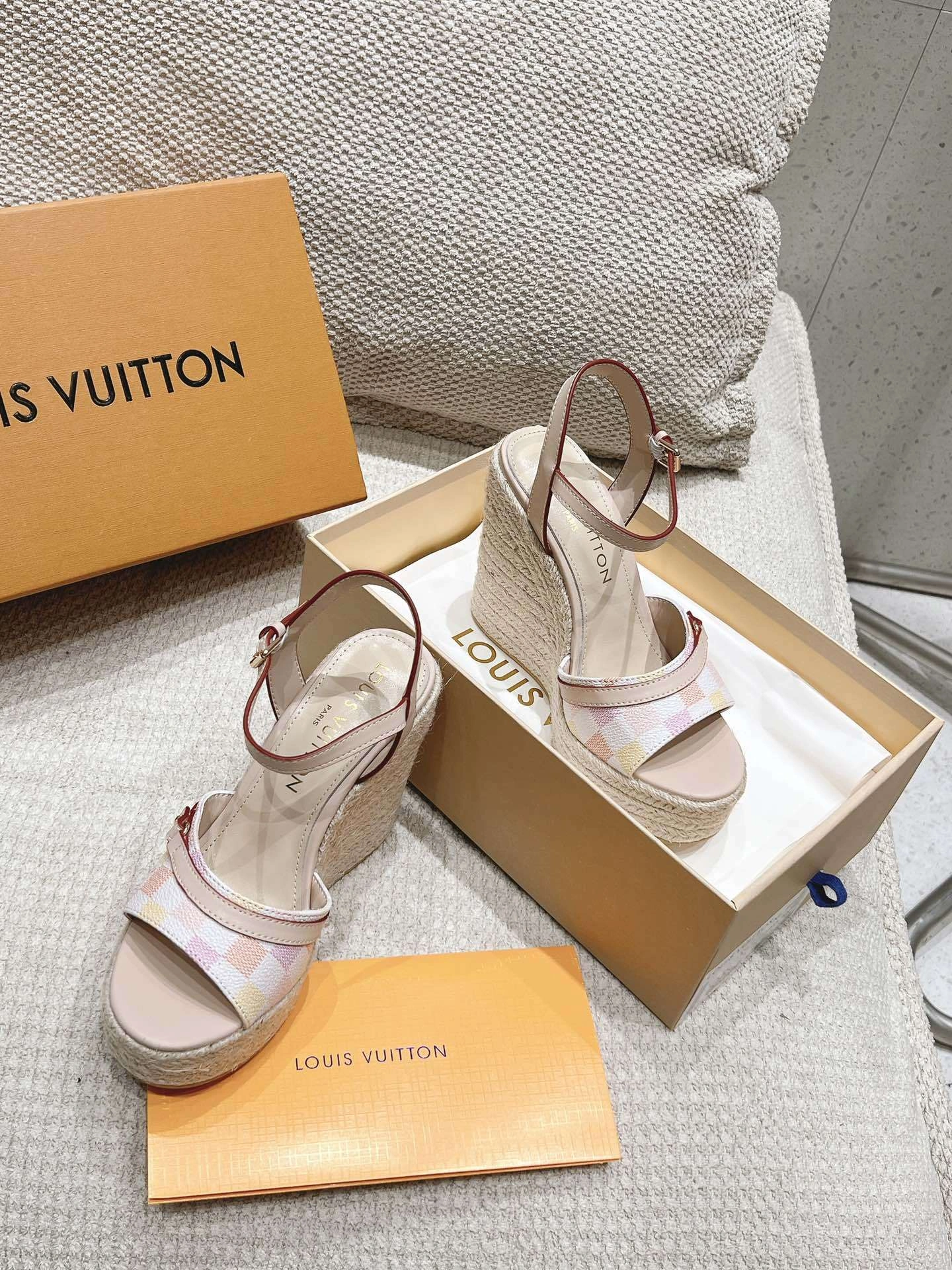 COCO-- 8V 1ACUU5 Heel height：11CM Isola Calfskin sheepskin item:D-X158I0337