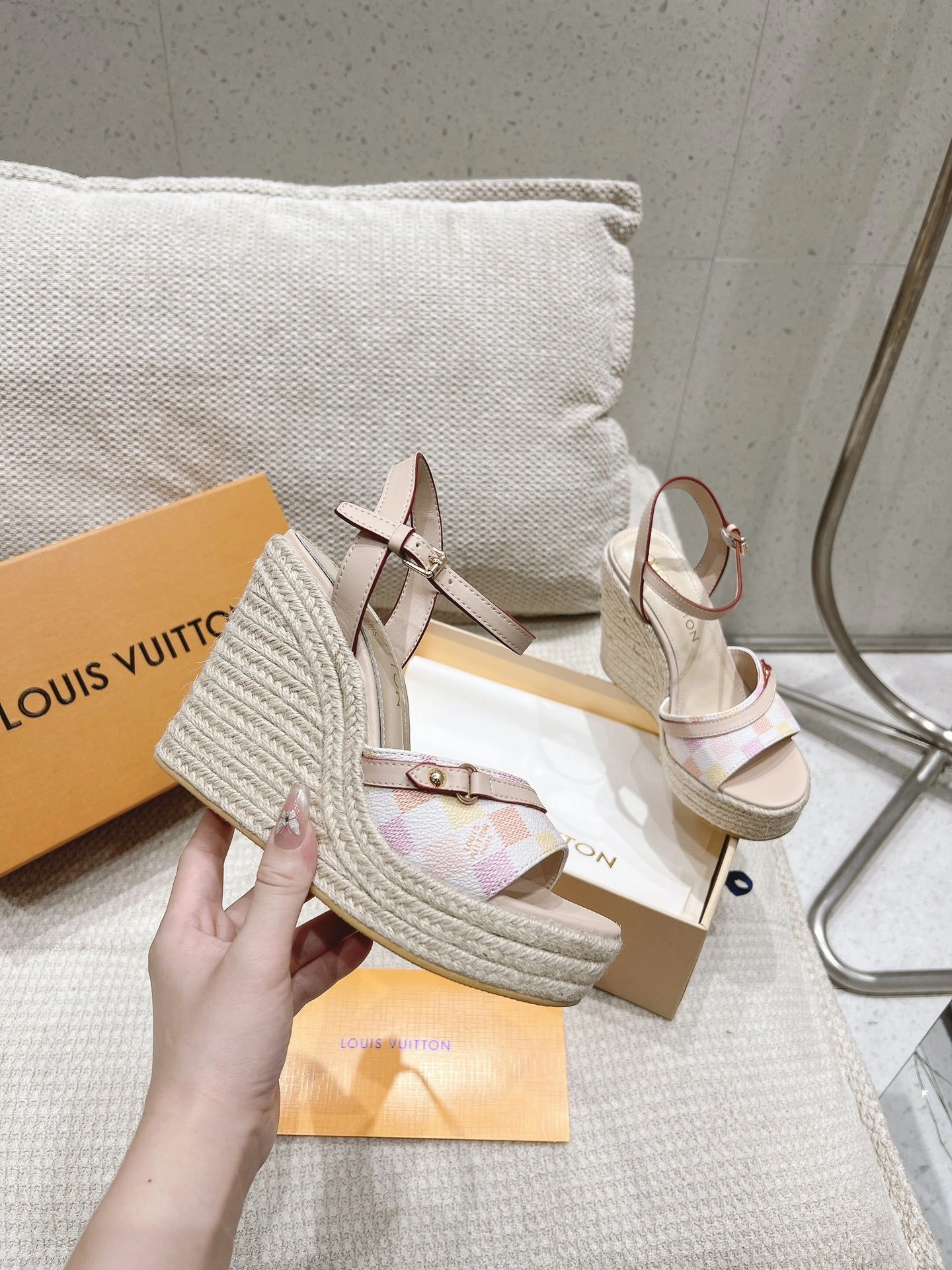COCO-- 8V 1ACUU5 Heel height：11CM Isola Calfskin sheepskin item:D-X158I0337
