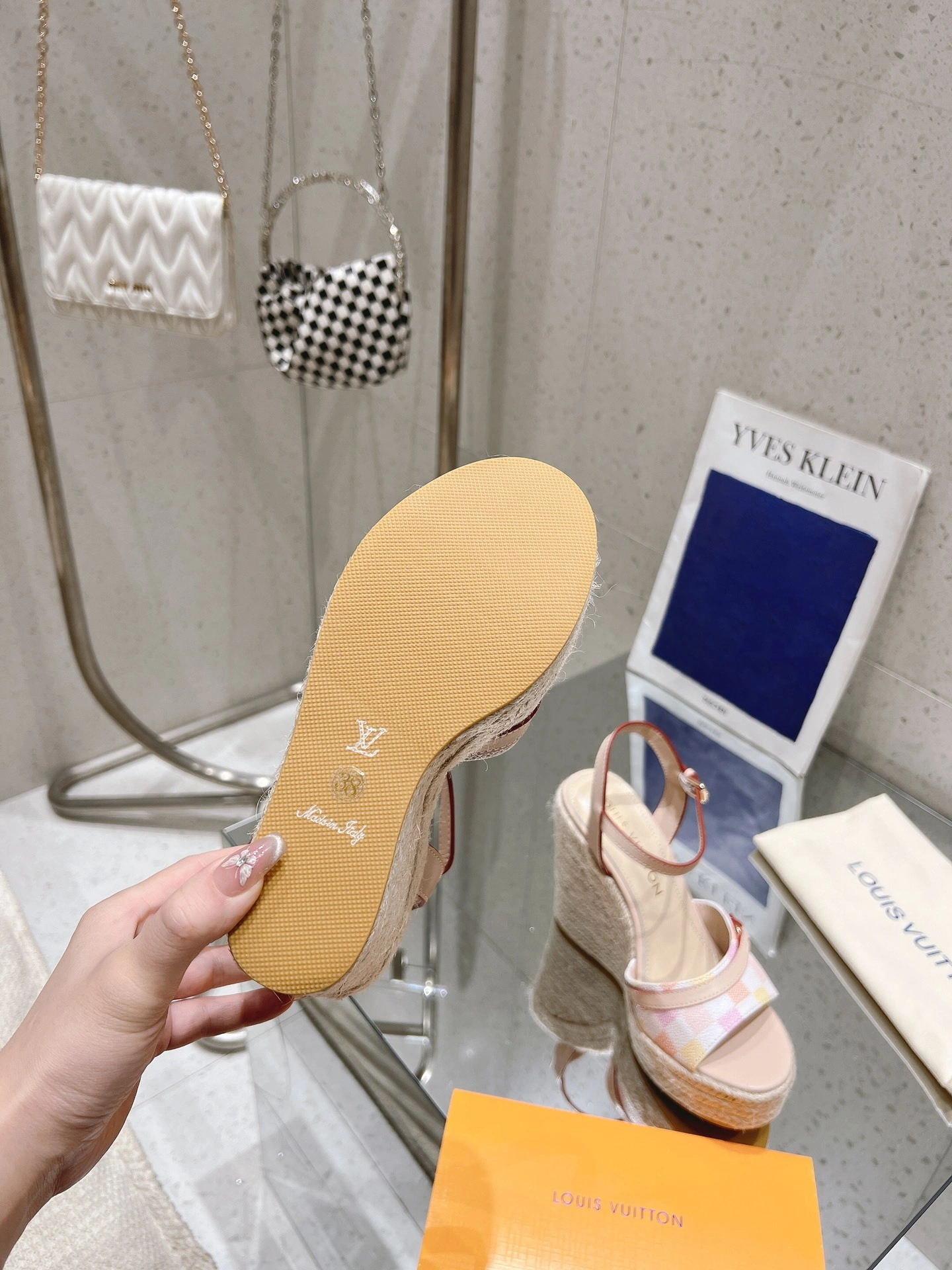 COCO-- 8V 1ACUU5 Heel height：11CM Isola Calfskin sheepskin item:D-X158I0337
