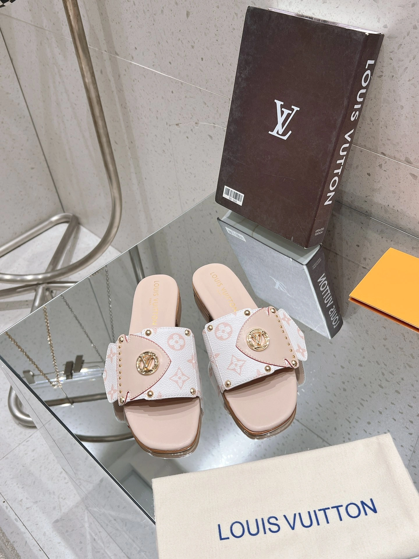 COCO-- 8V 1ACXII 1ACXX5 Calfskin item:D-X032F0110S