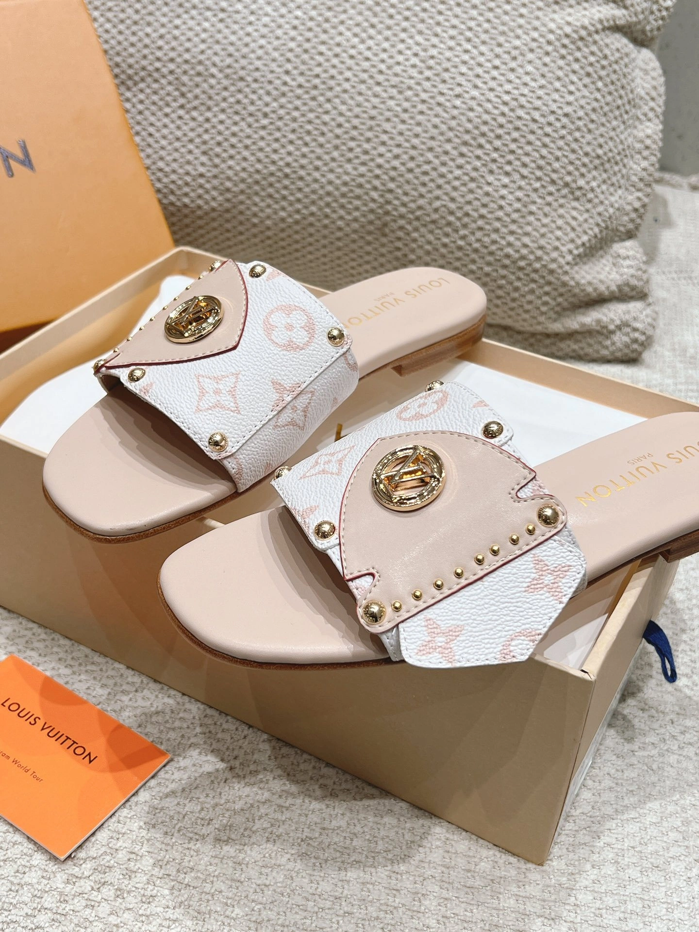 COCO-- 8V 1ACXII 1ACXX5 Calfskin item:D-X032F0110S