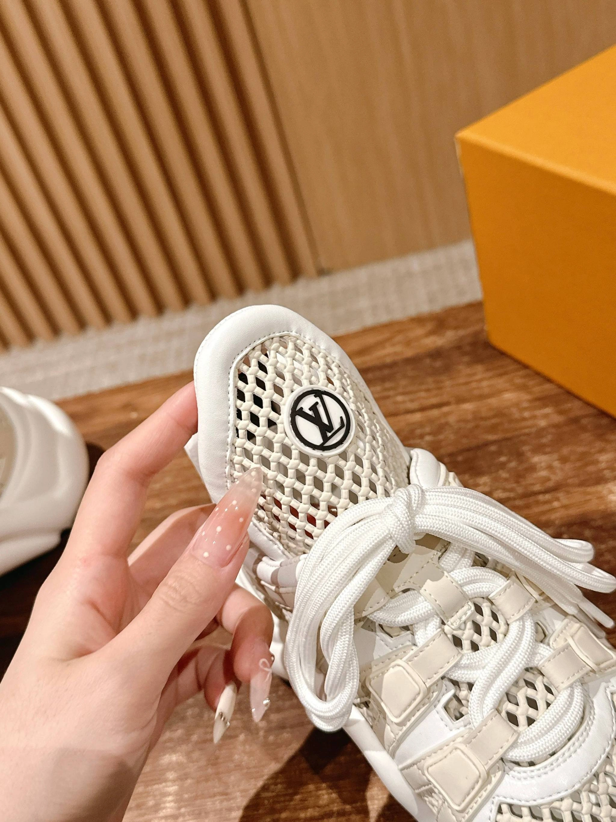 COCO-- 8V 1AD2M5 cowhide Thick soles：5CM item:E-X230F2612