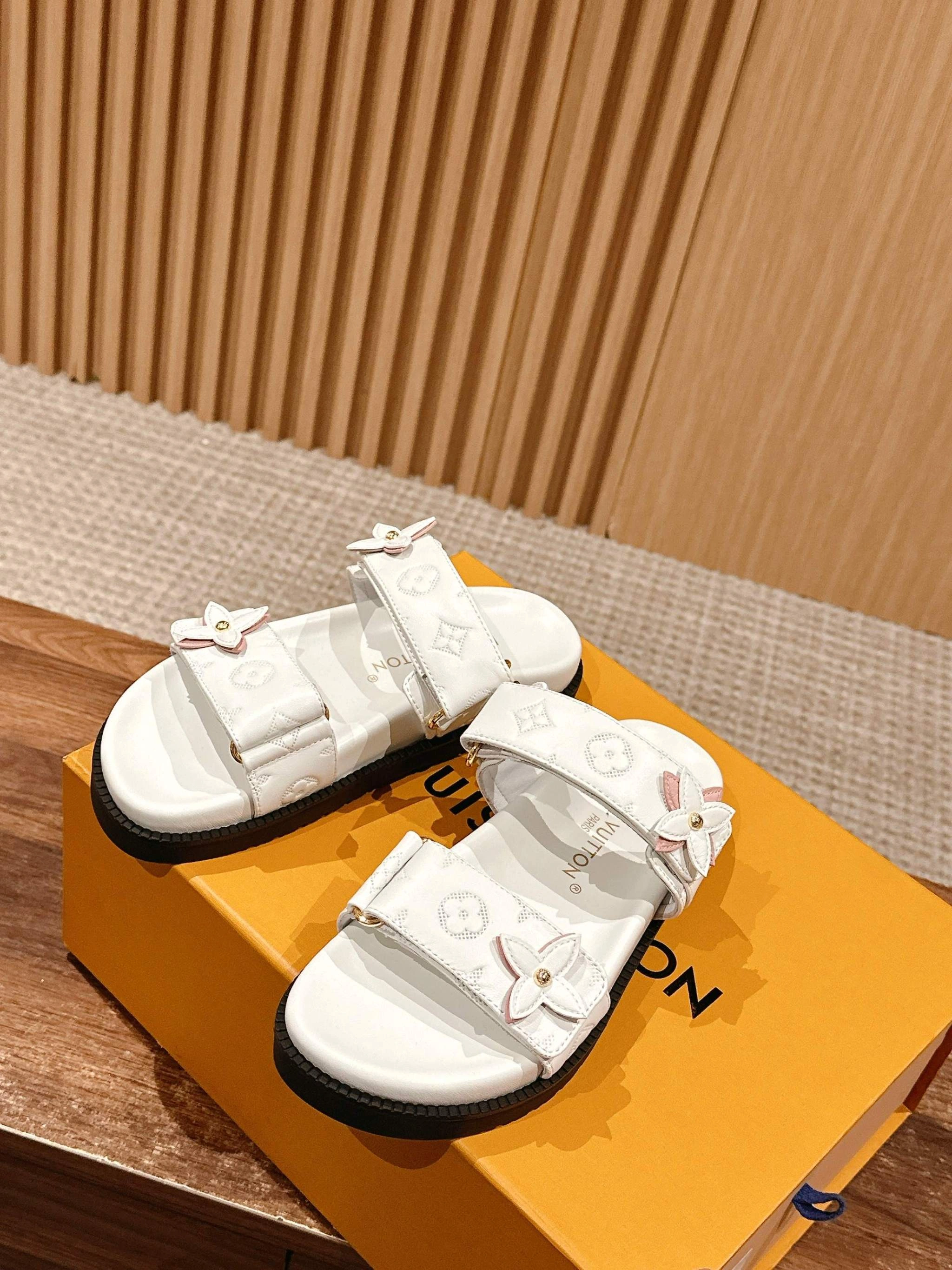 COCO-- 8V 1AD7ZW sheepskin item:E-X158C1815