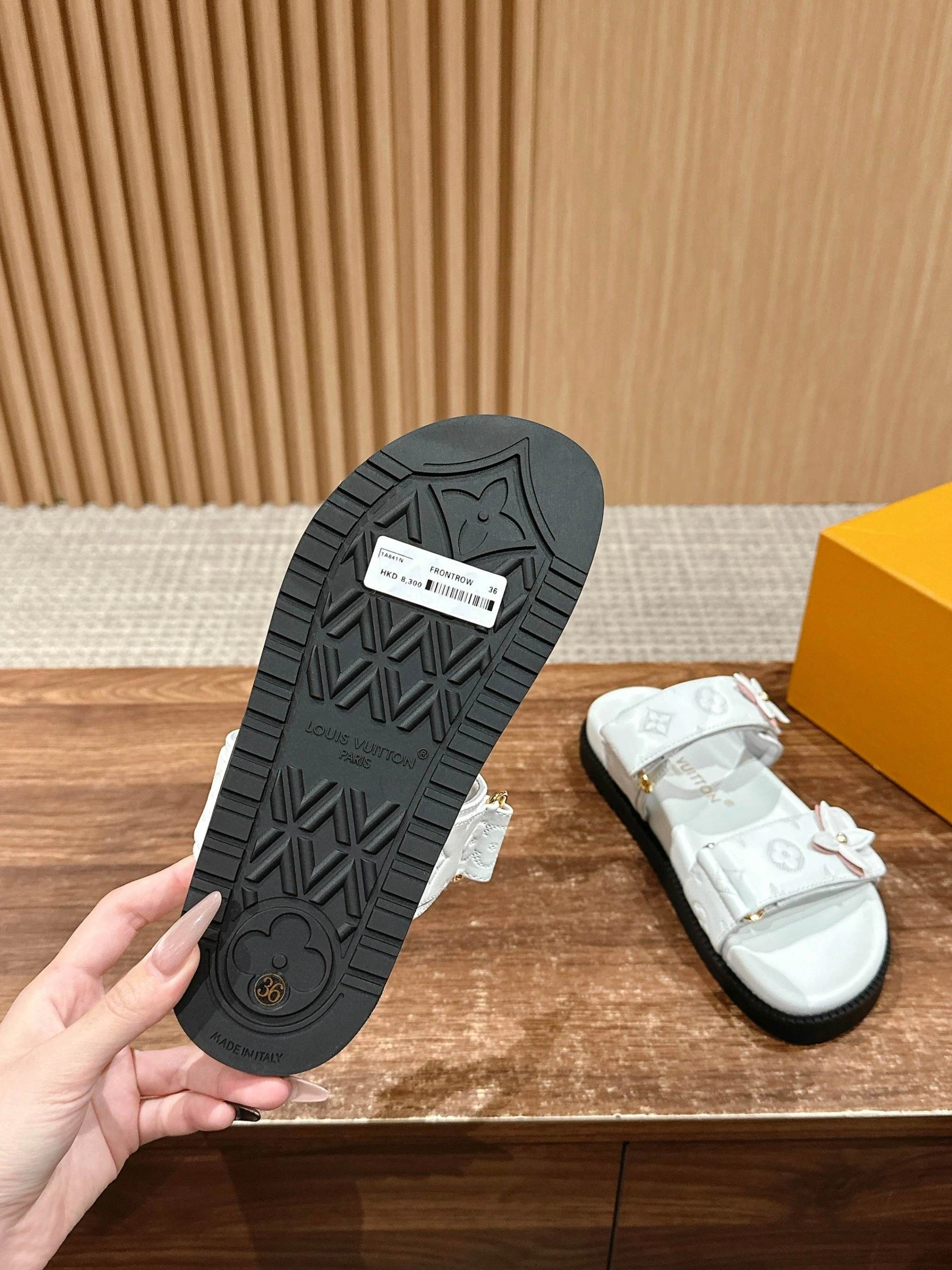 COCO-- 8V 1AD7ZW sheepskin item:E-X158C1815