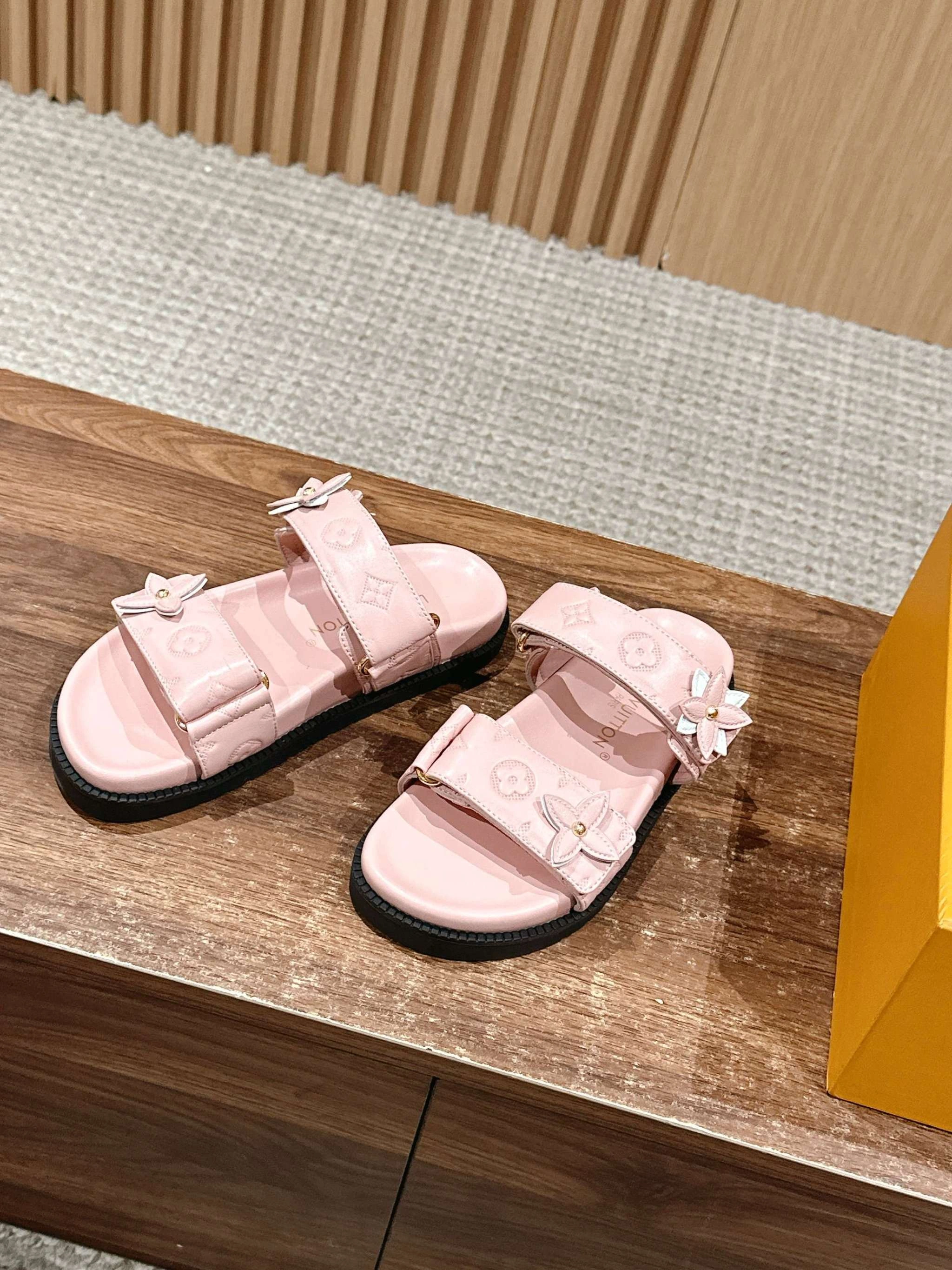 COCO-- 8V 1AD812 sheepskin item:E-X158C1813