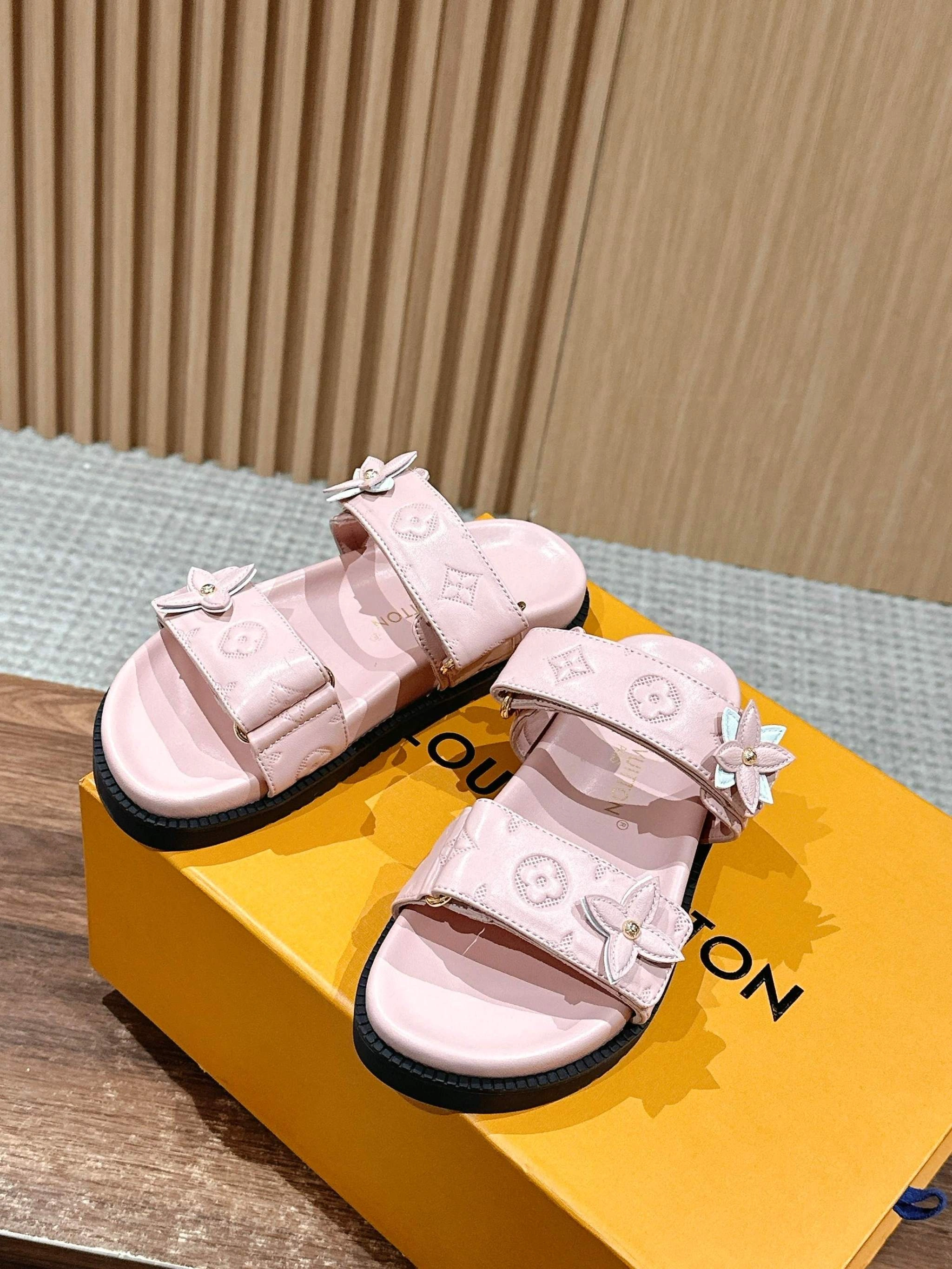 COCO-- 8V 1AD812 sheepskin item:E-X158C1813