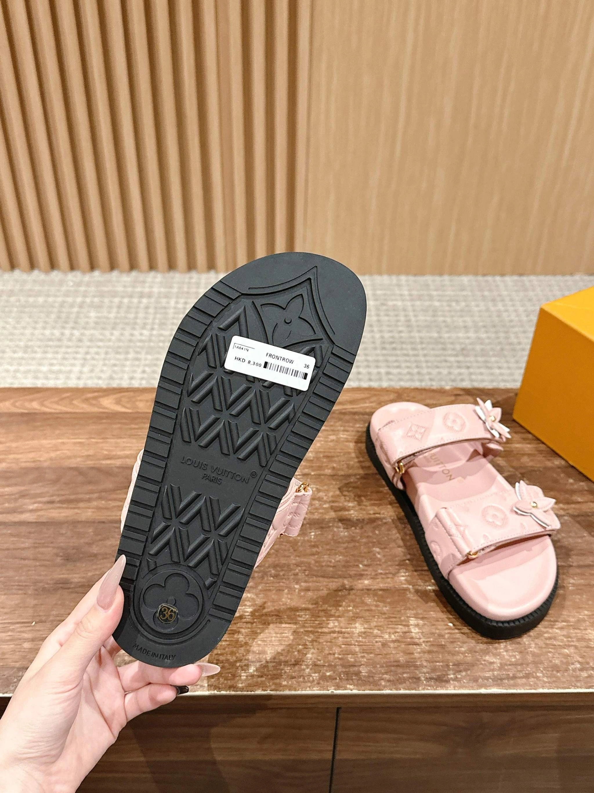 COCO-- 8V 1AD812 sheepskin item:E-X158C1813