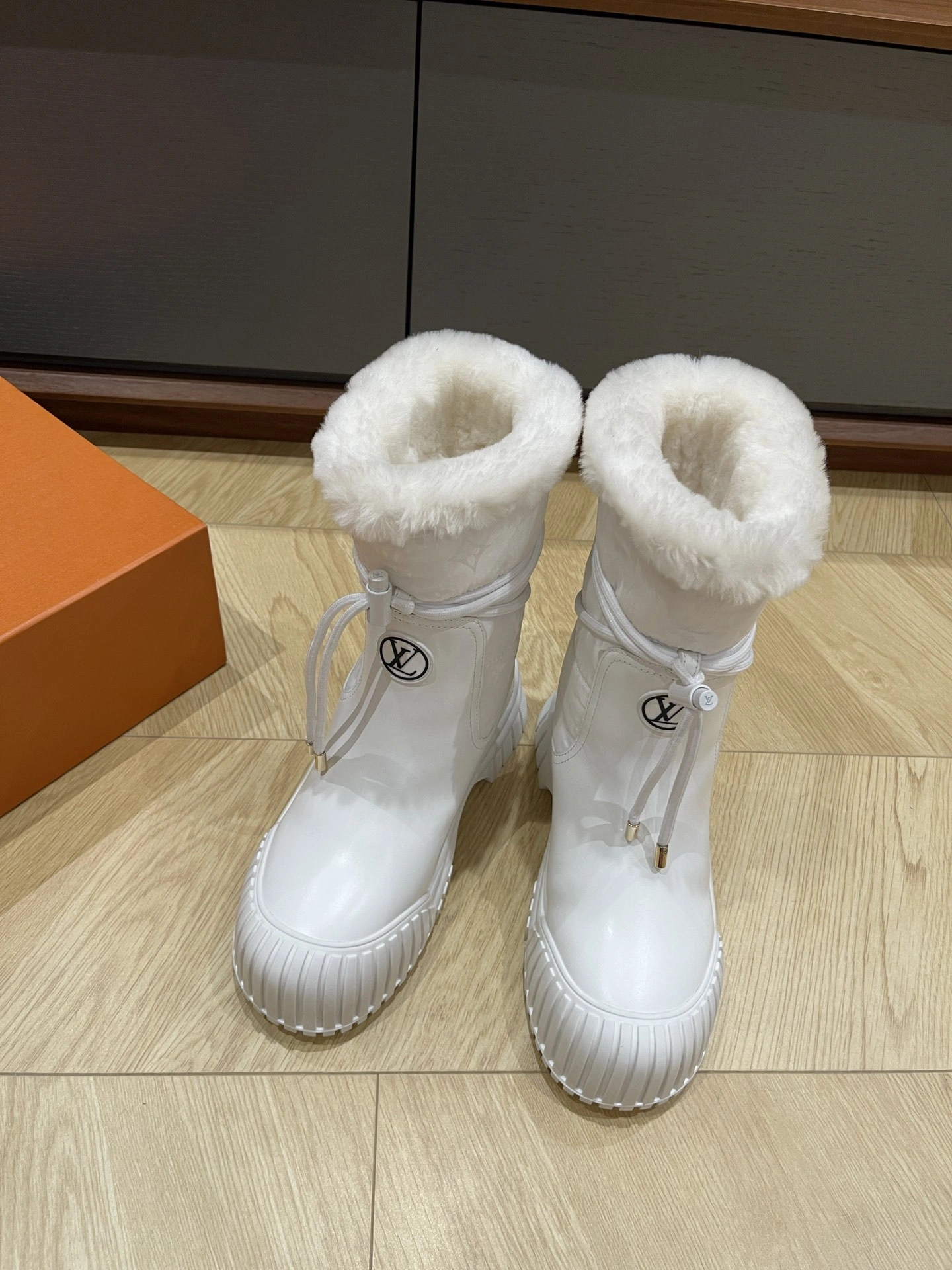 COCO-- 8V 1ADCBD cowhide wool item:E-X003L1223B