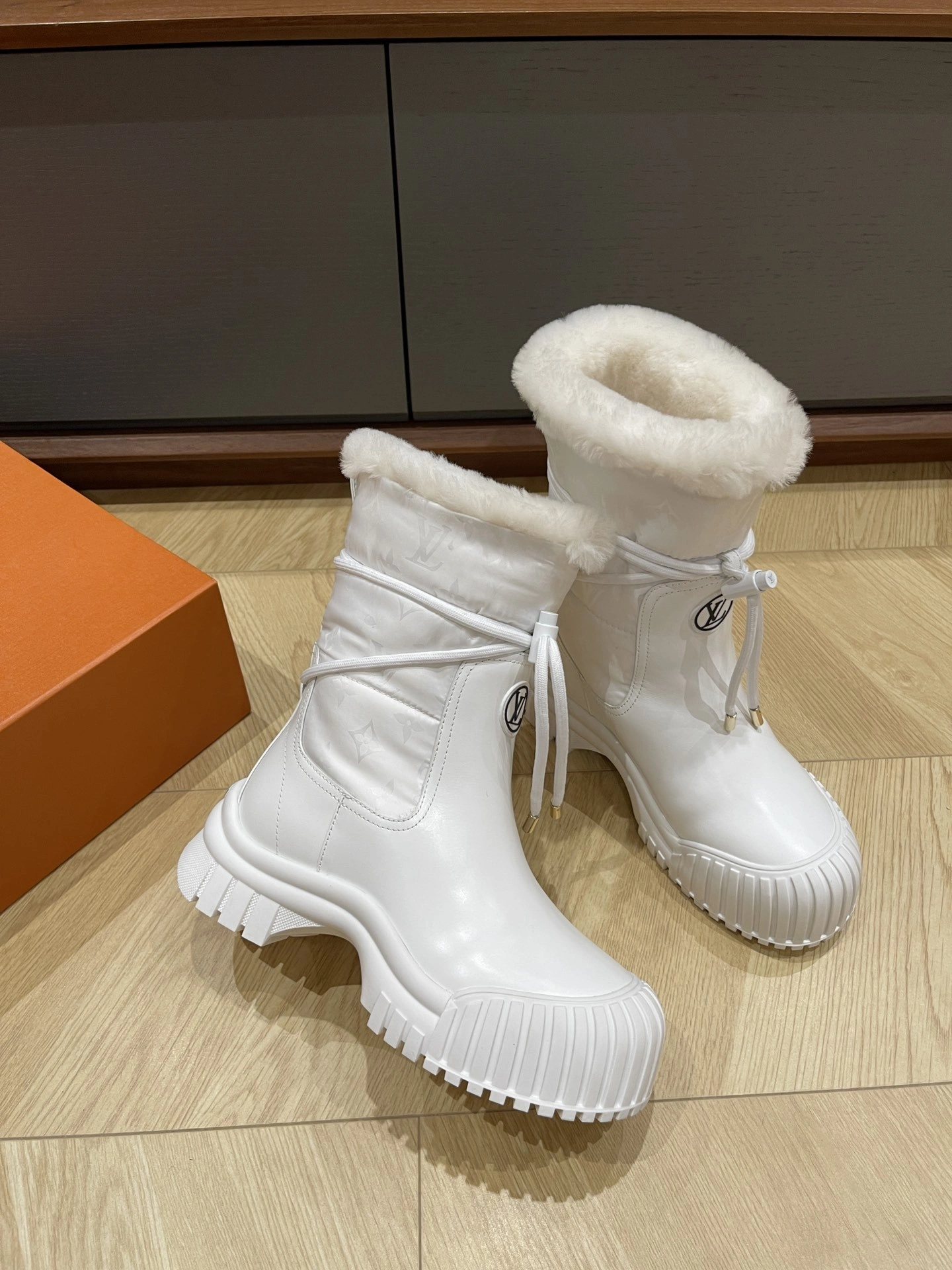 COCO-- 8V 1ADCBD cowhide wool item:E-X003L1223B