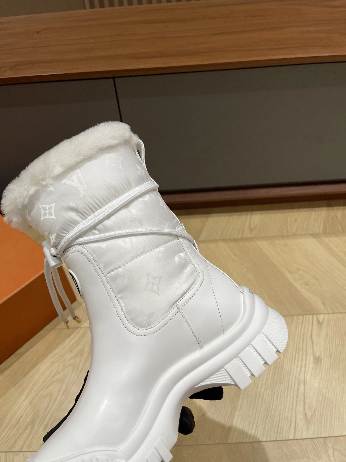 COCO-- 8V 1ADCBD cowhide wool item:E-X003L1223B