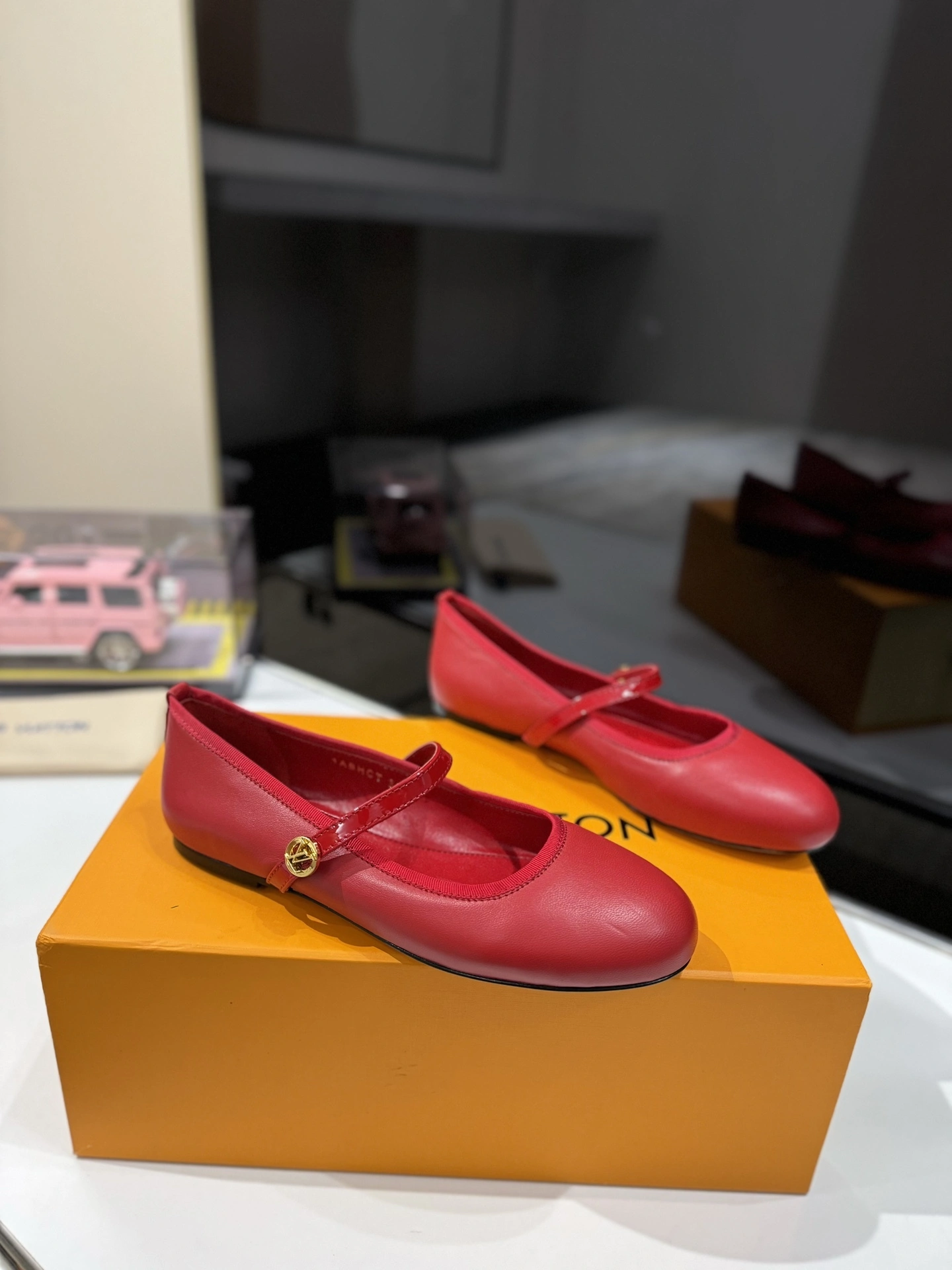 COCO-- 8V 1ADCTA sheepskin item:E-X302C1811