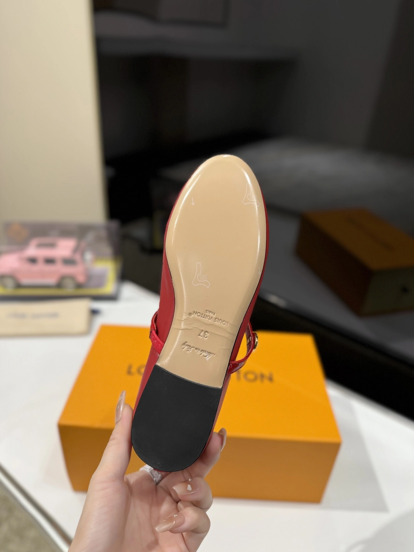 COCO-- 8V 1ADCTA sheepskin item:E-X302C1811