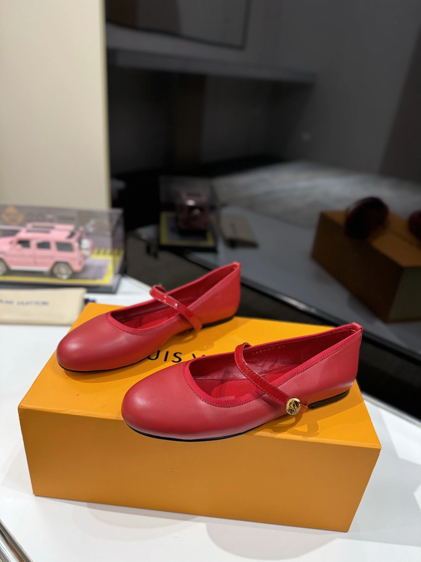 COCO-- 8V 1ADCTA sheepskin item:E-X302C1811