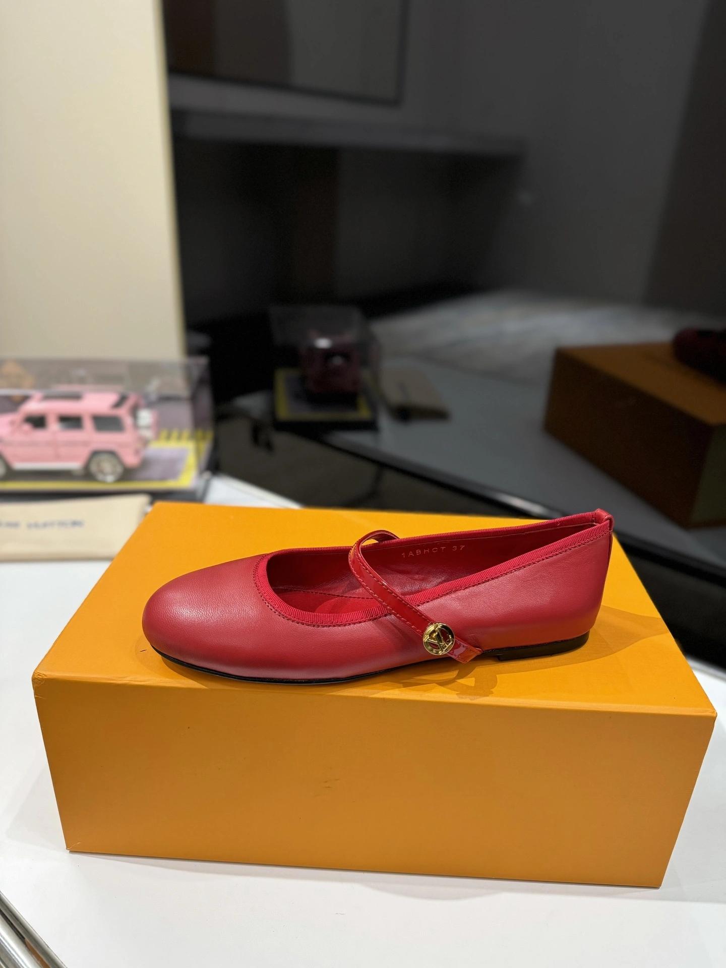 COCO-- 8V 1ADCTA sheepskin item:E-X302C1811