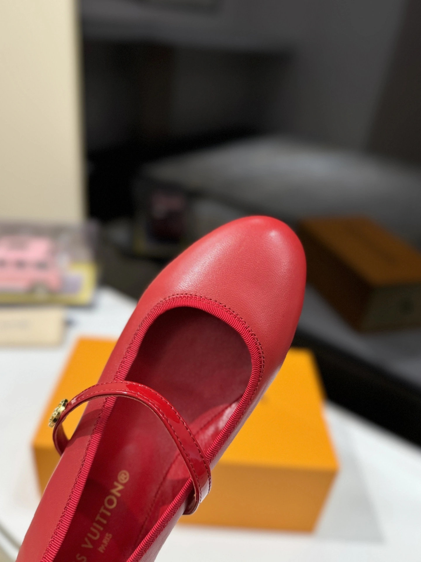 COCO-- 8V 1ADCTA sheepskin item:E-X302C1811