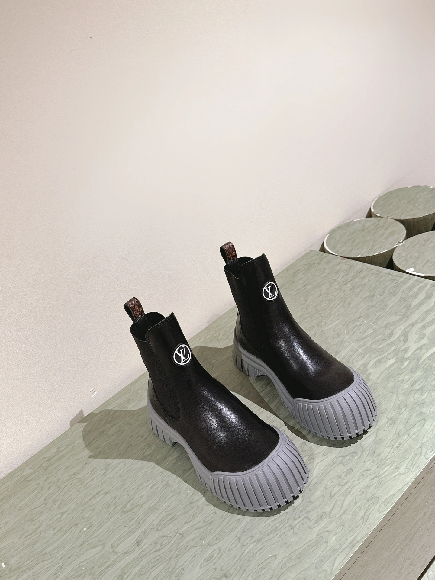 COCO-- 8V 1ADCXL cowhide item：E-X362I2902