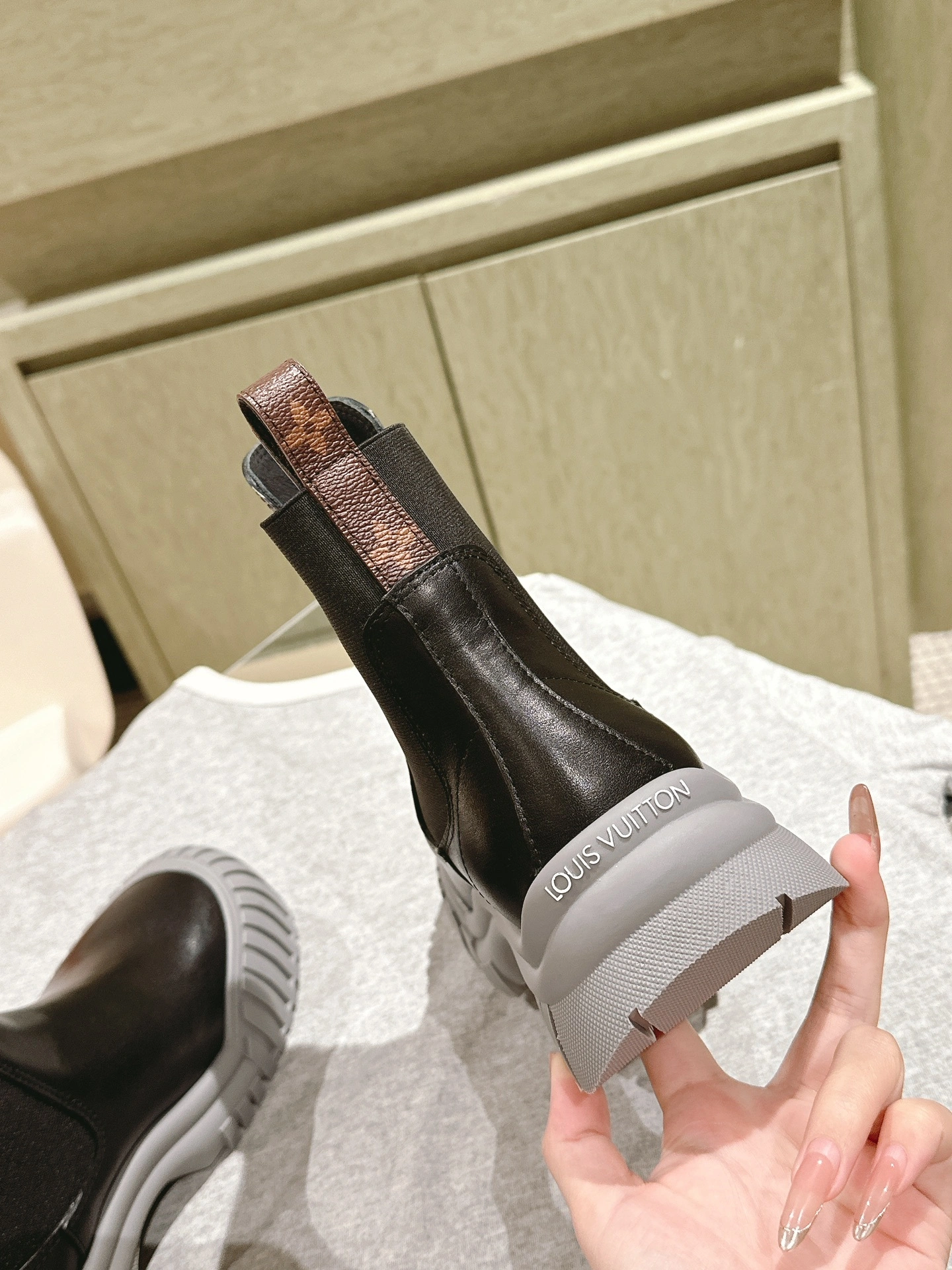 COCO-- 8V 1ADCXL cowhide item：E-X362I2902