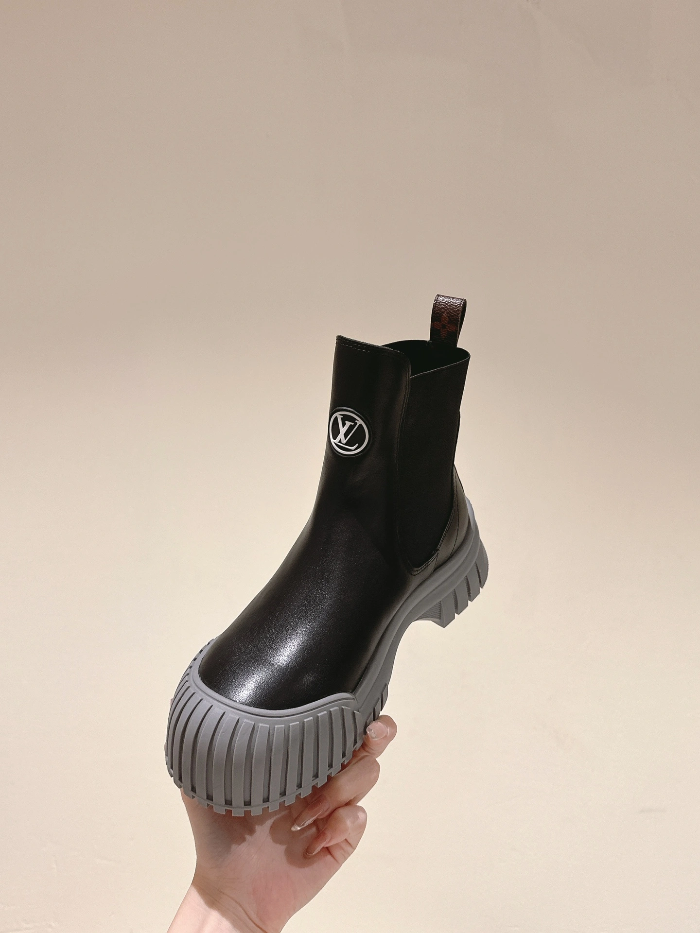COCO-- 8V 1ADCXL cowhide item：E-X362I2902