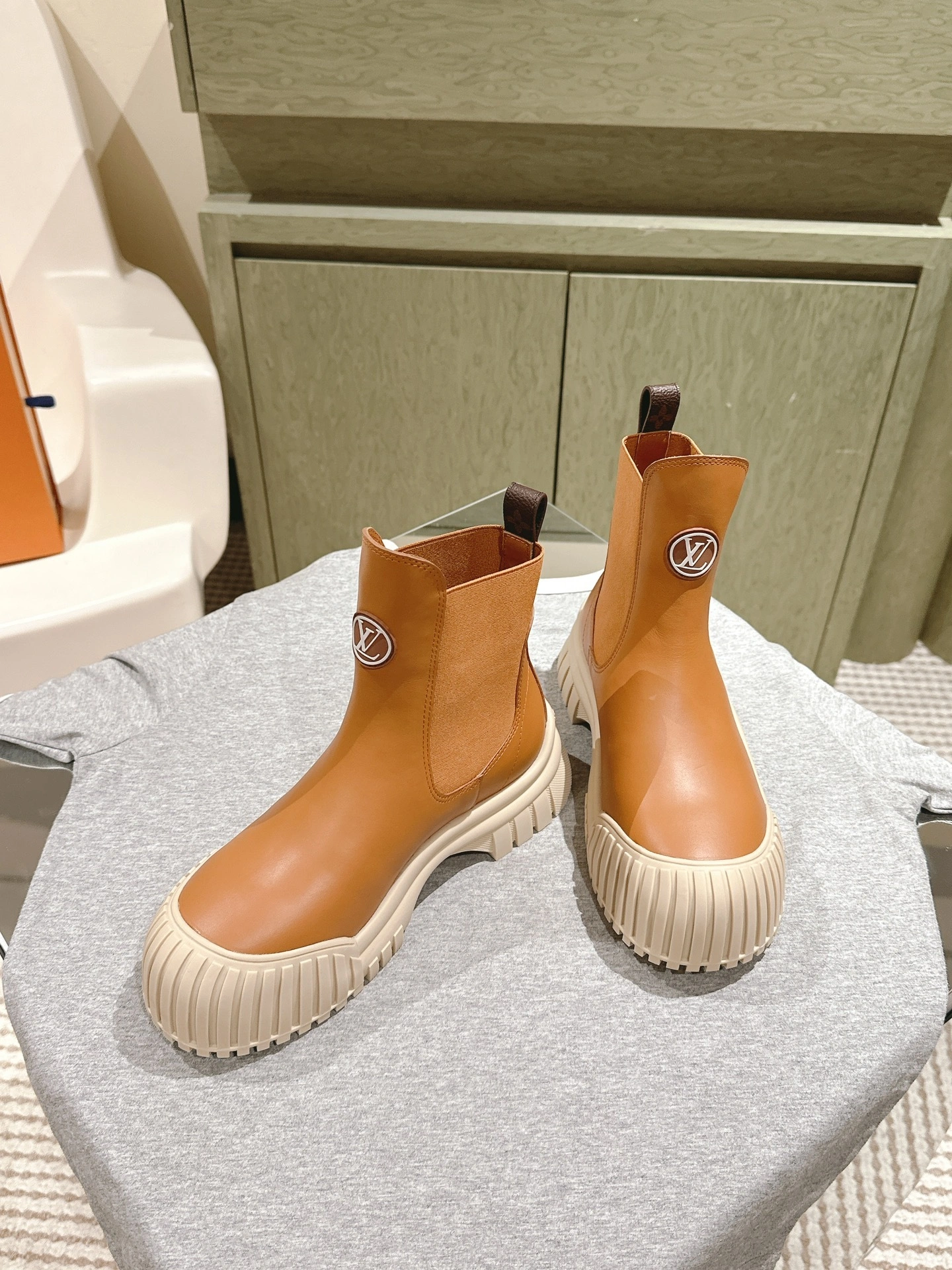 COCO-- 8V 1ADCY1 cowhide item：E-X362I2903