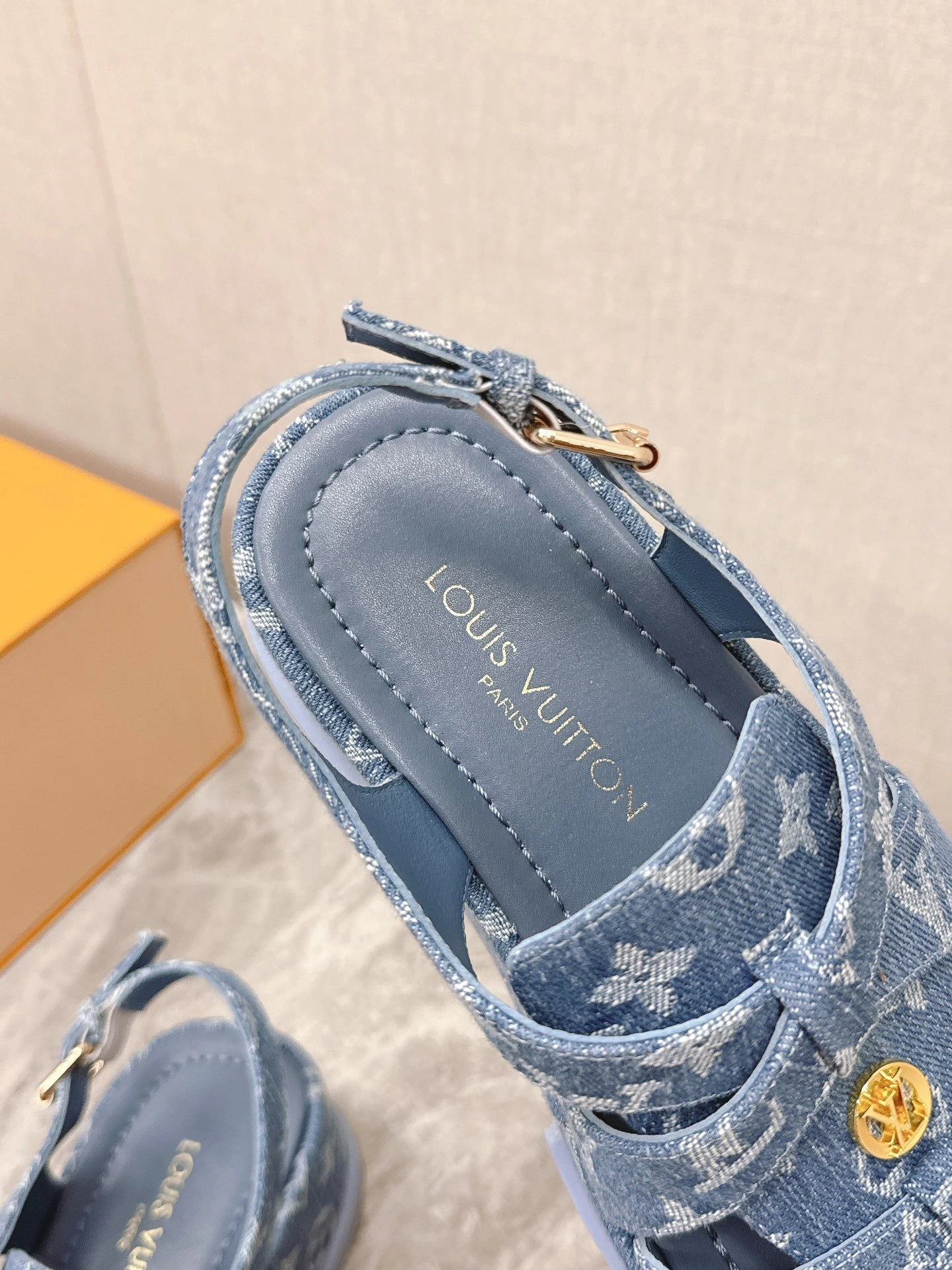COCO-- 8V 1AGMJP MAYA FLATFORM cowhide item:E-X062H0675