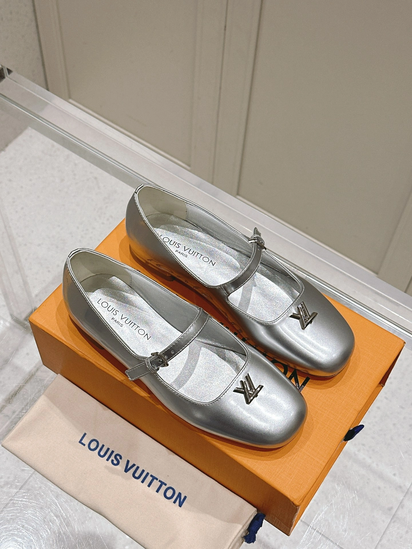 COCO-- 8V 1AGUK6 Calfskin goatskin Heel height：1CM item:E-X198D4120