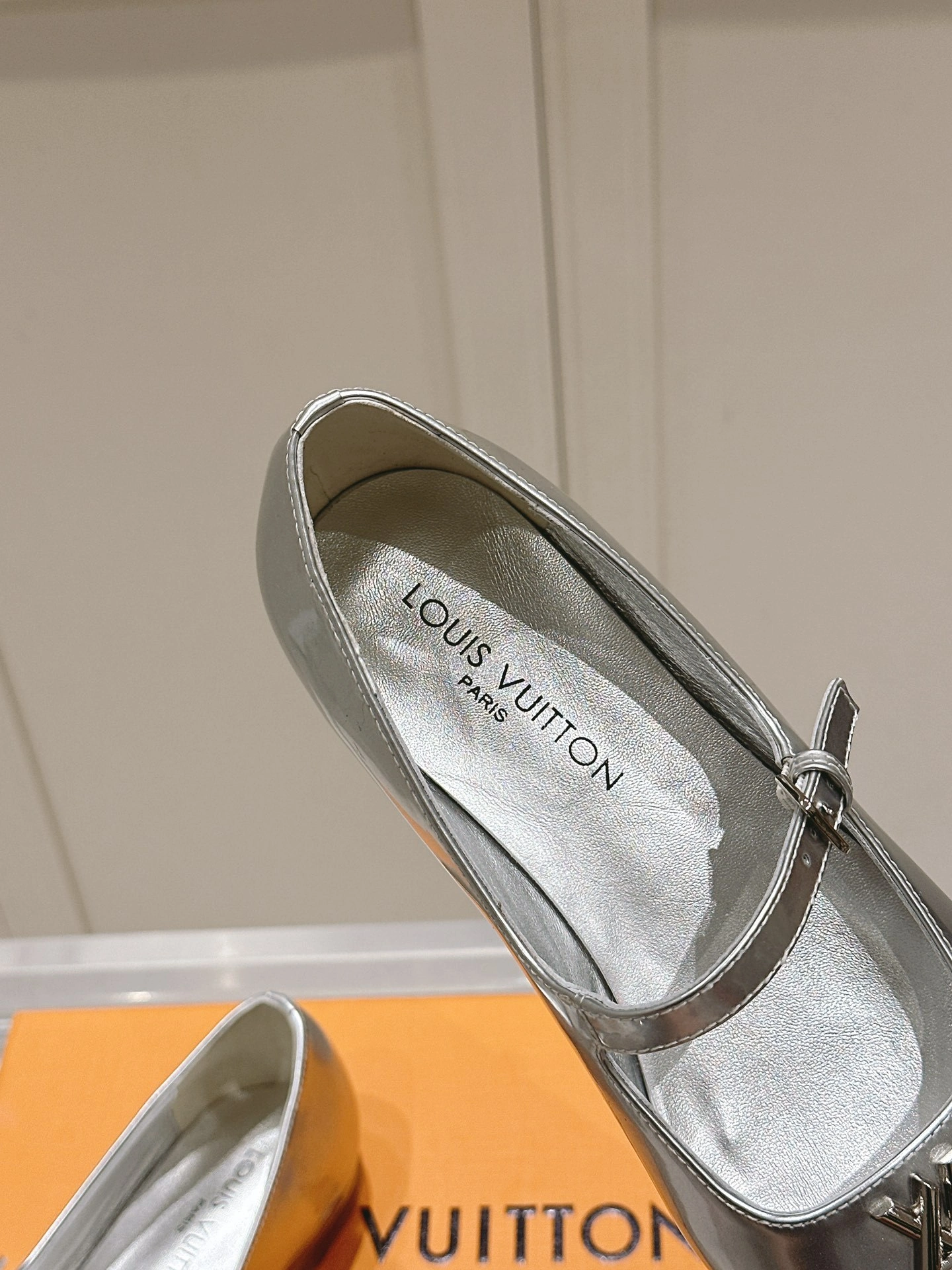 COCO-- 8V 1AGUK6 Calfskin goatskin Heel height：1CM item:E-X198D4120