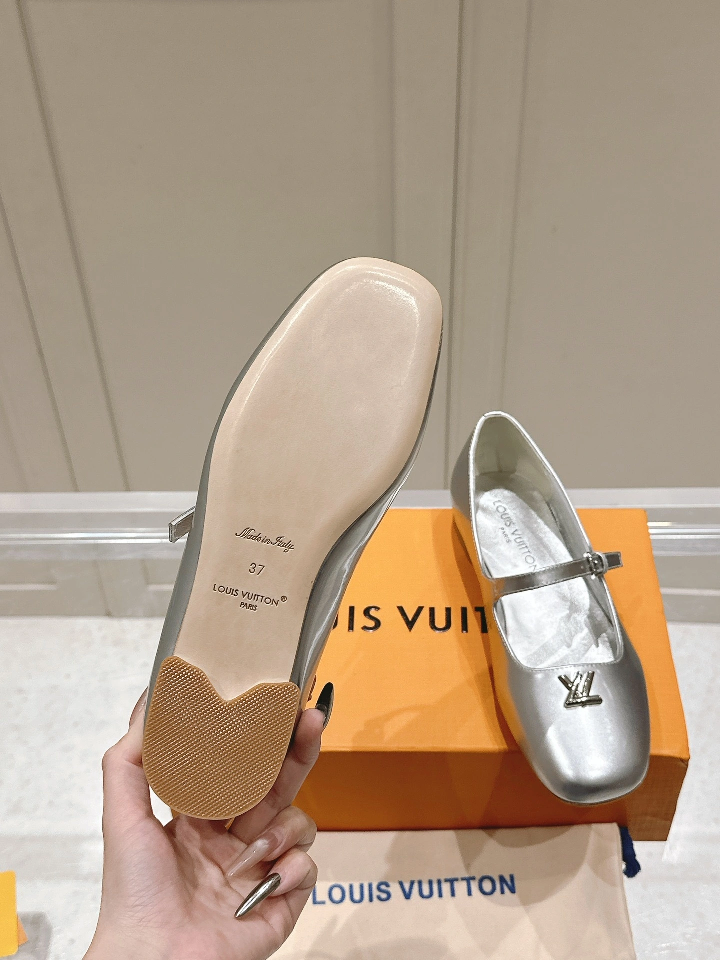 COCO-- 8V 1AGUK6 Calfskin goatskin Heel height：1CM item:E-X198D4120