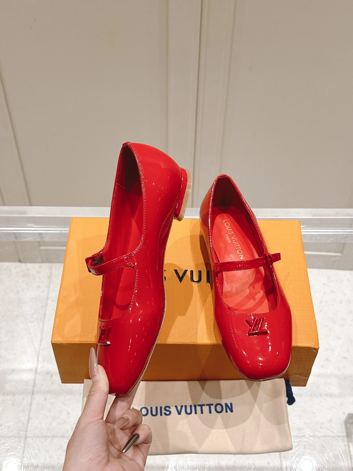 COCO-- 8V 1AGUM0 Calfskin goatskin Heel height：1CM item:E-X198D4118