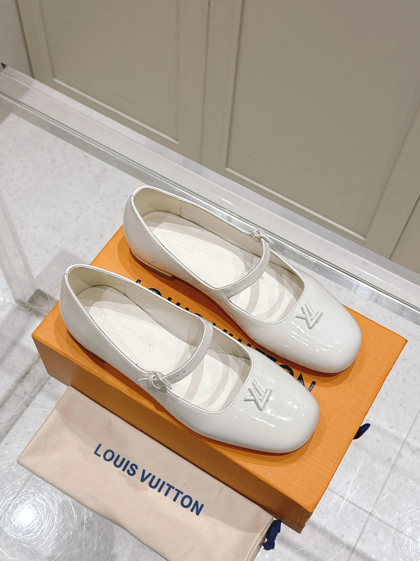 COCO-- 8V 1AGUO0 Calfskin goatskin Heel height：1CM item:E-X198D4119