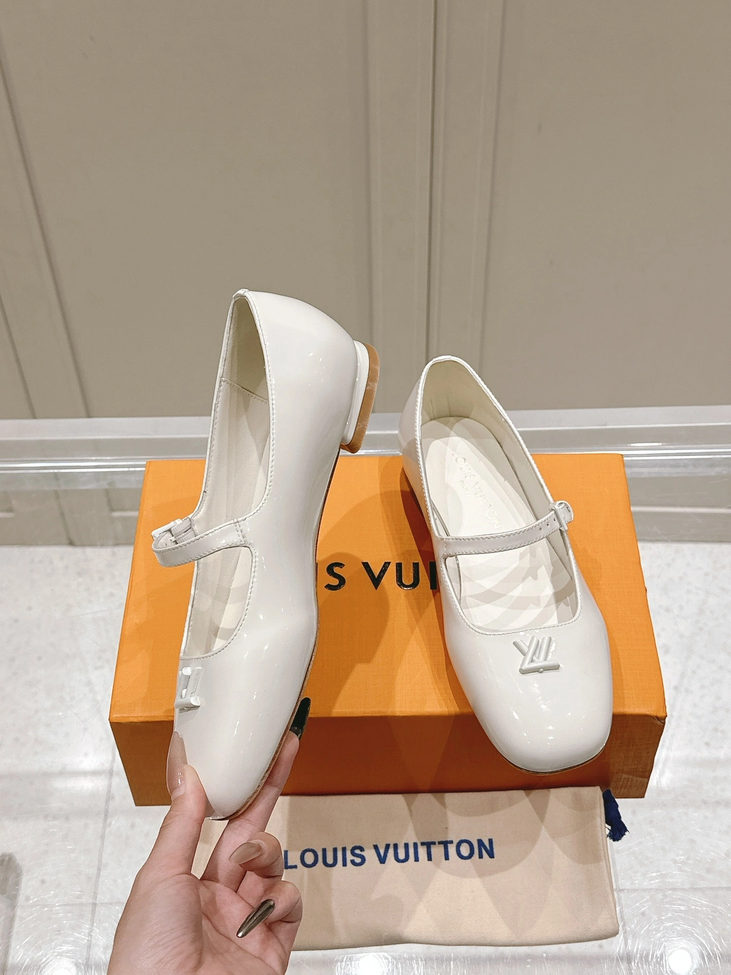 COCO-- 8V 1AGUO0 Calfskin goatskin Heel height：1CM item:E-X198D4119