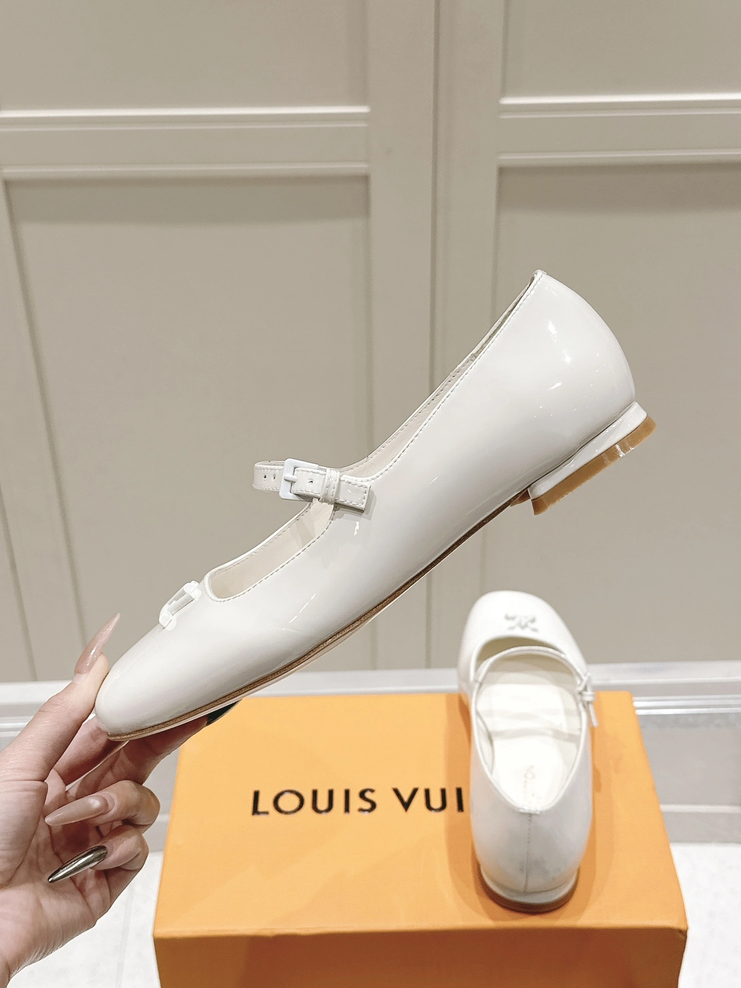 COCO-- 8V 1AGUO0 Calfskin goatskin Heel height：1CM item:E-X198D4119