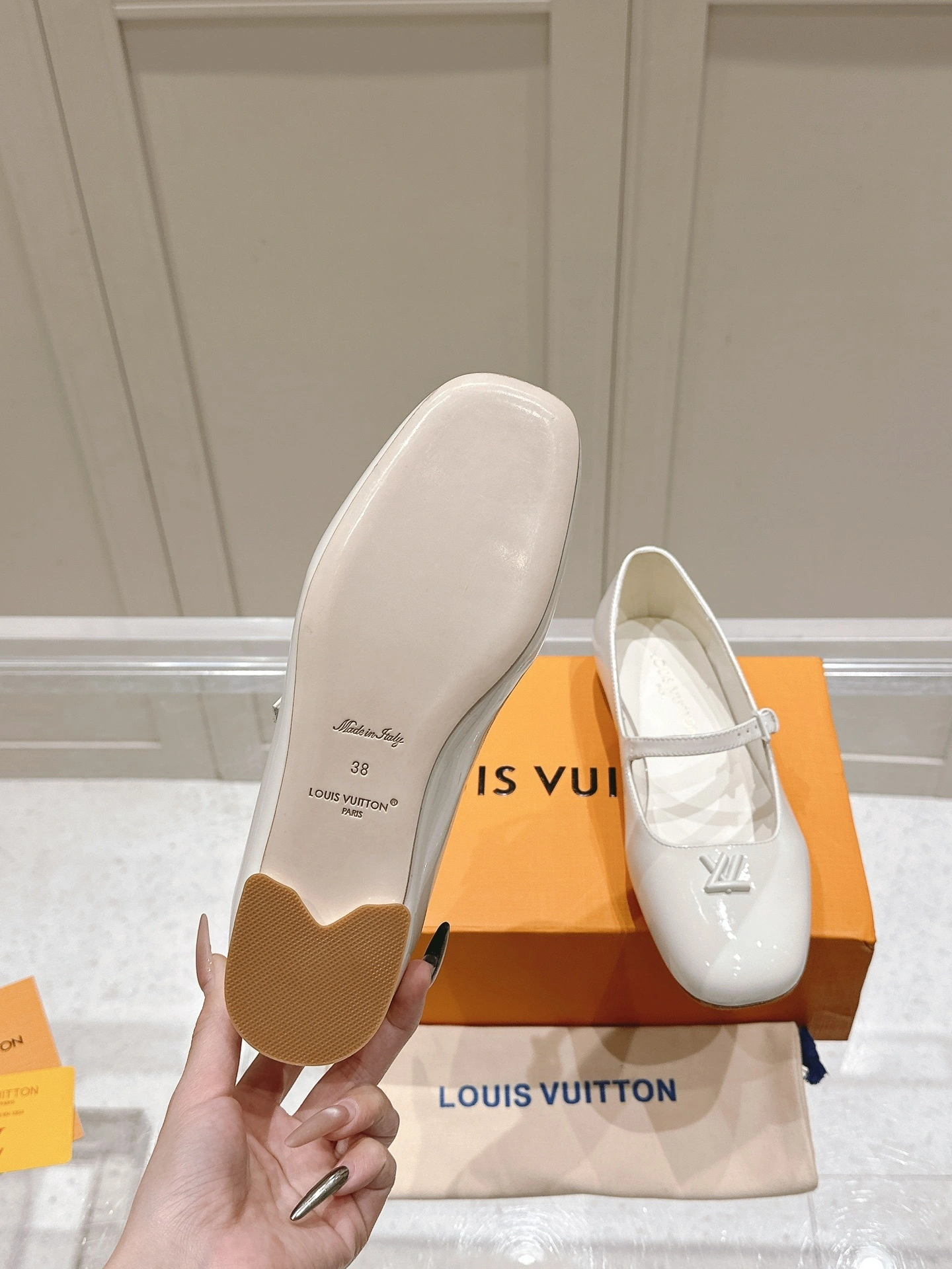 COCO-- 8V 1AGUO0 Calfskin goatskin Heel height：1CM item:E-X198D4119