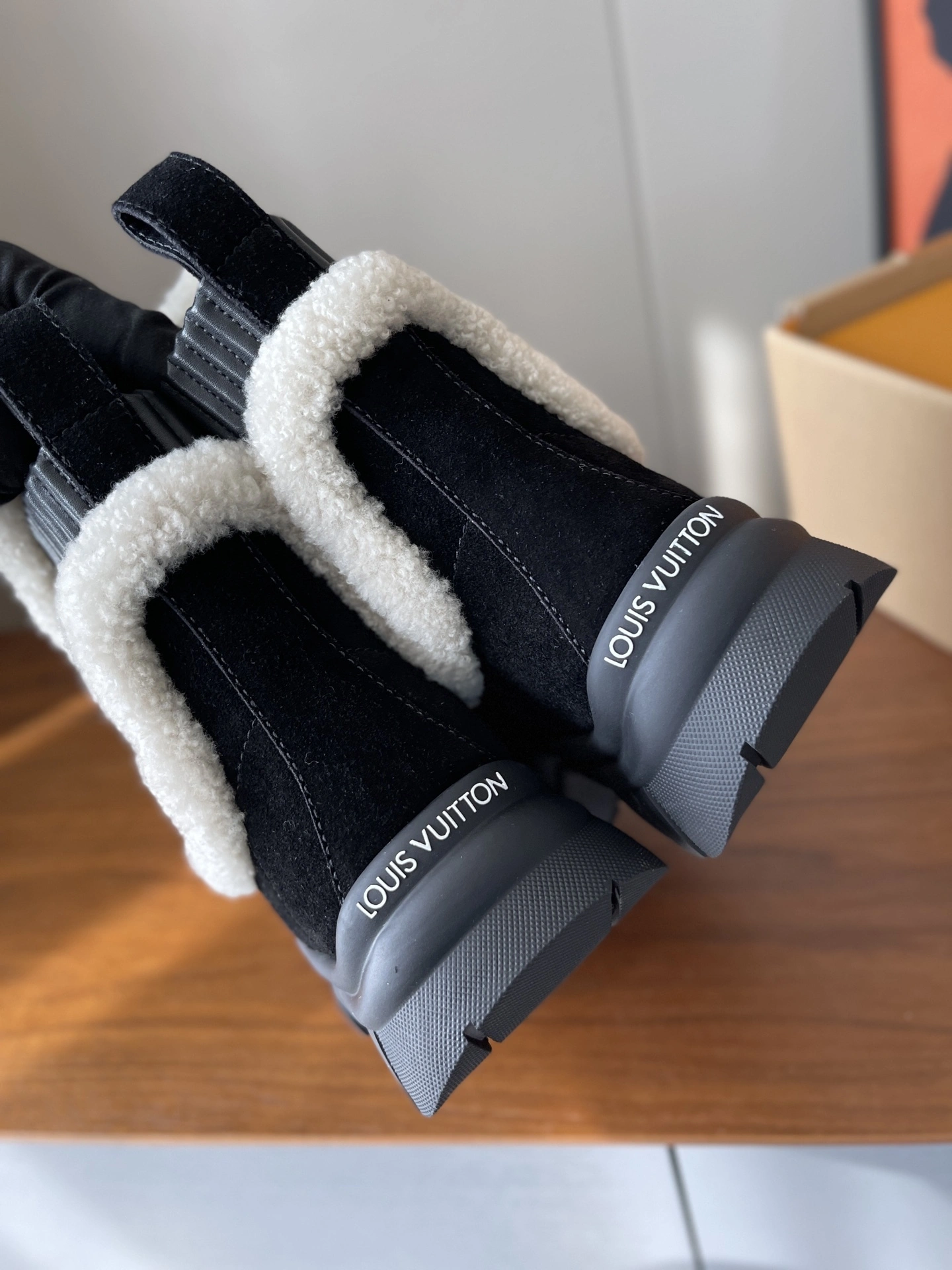 COCO-- 8V 1AGWFC   1AC7AC cowhide item:E-X003L1220B