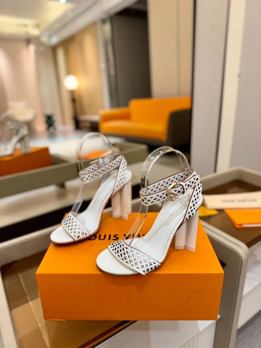 COCO-- 8V 1AGWLD Calfskin goatskin Heel height：10CM item:E-X158D4122