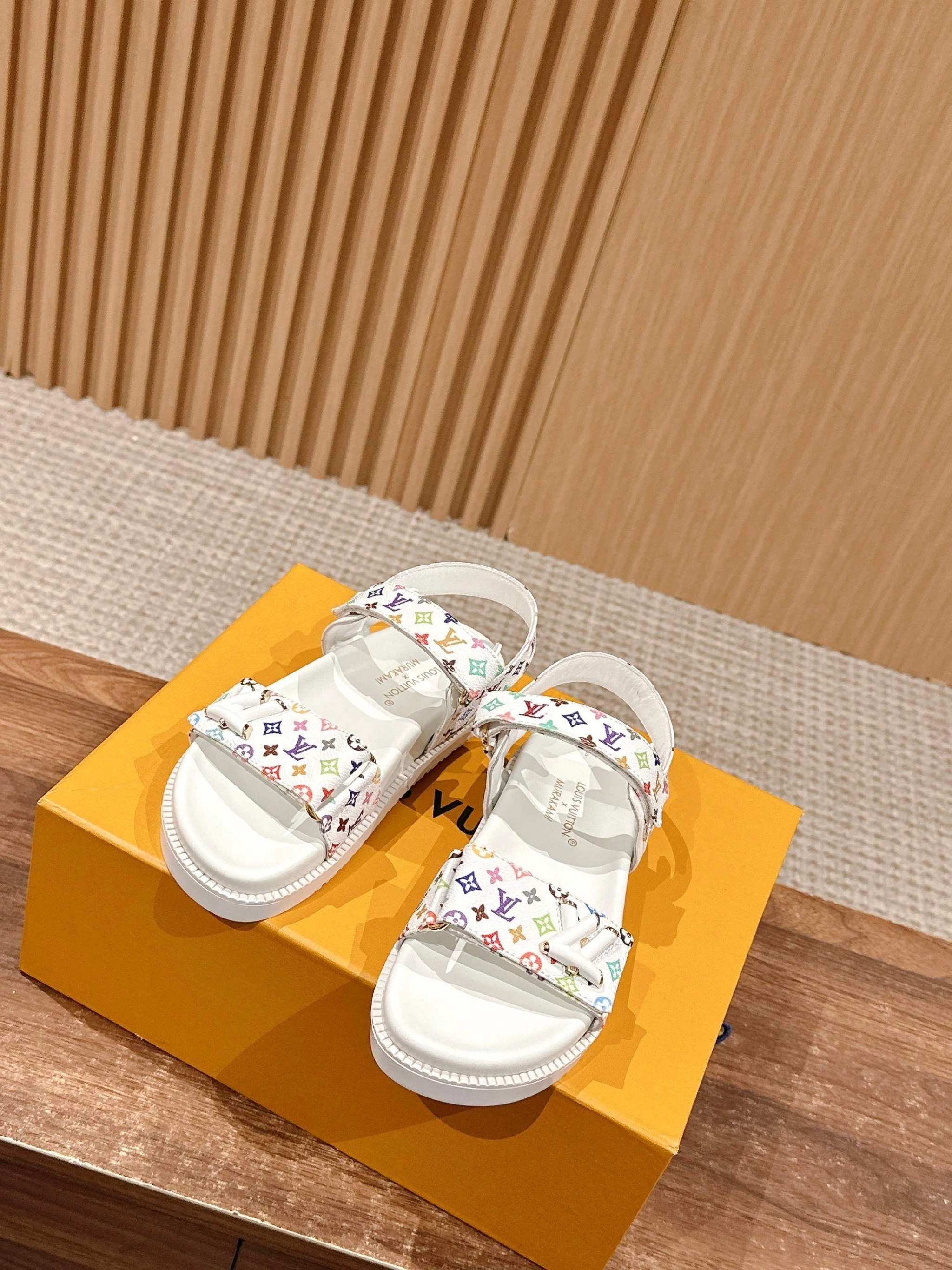 COCO-- 8V 1AGXEQ sheepskin item:E-X158C1824