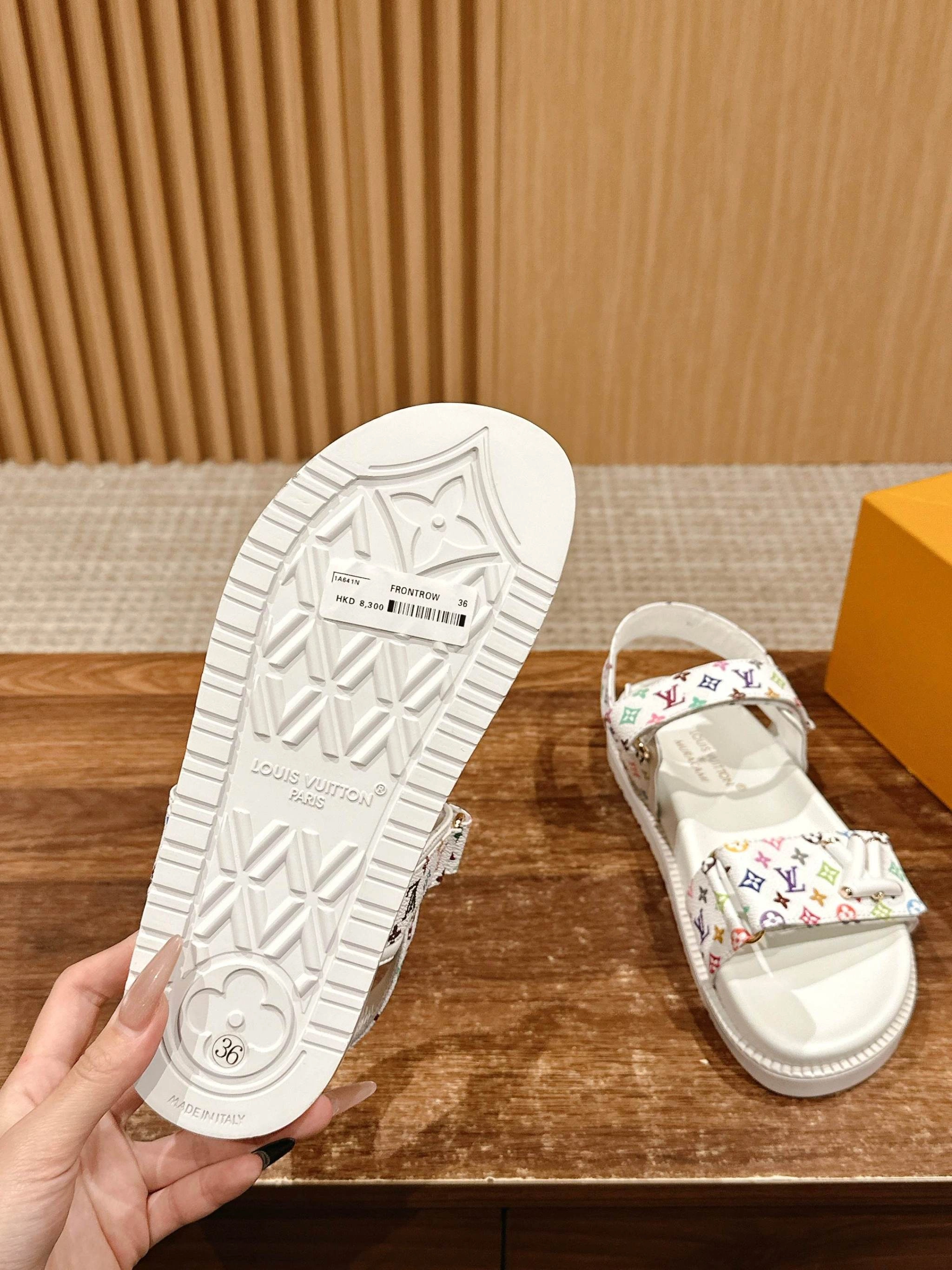 COCO-- 8V 1AGXEQ sheepskin item:E-X158C1824