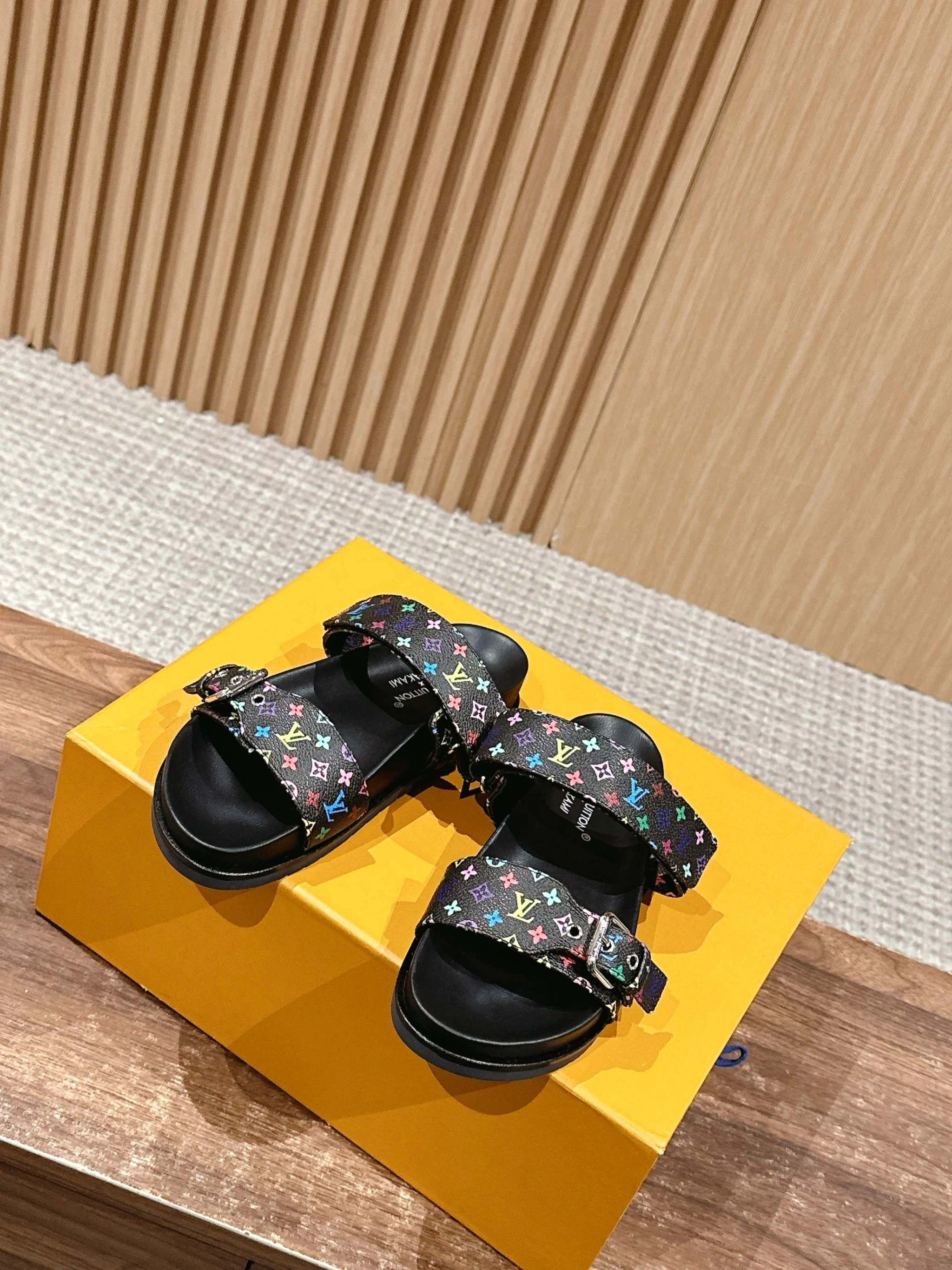 &COCO-- 8V 1AGXUJ sheepskin item:E-X158C1822
