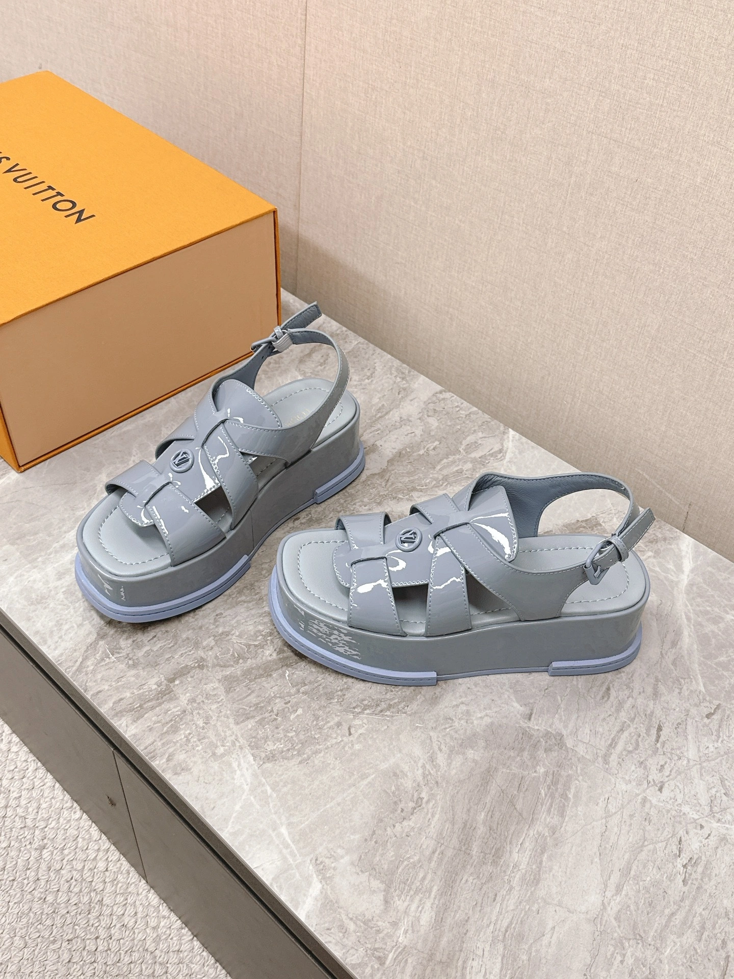 COCO-- 8V 1AGY02 MAYA FLATFORM cowhide item:E-X062H0673