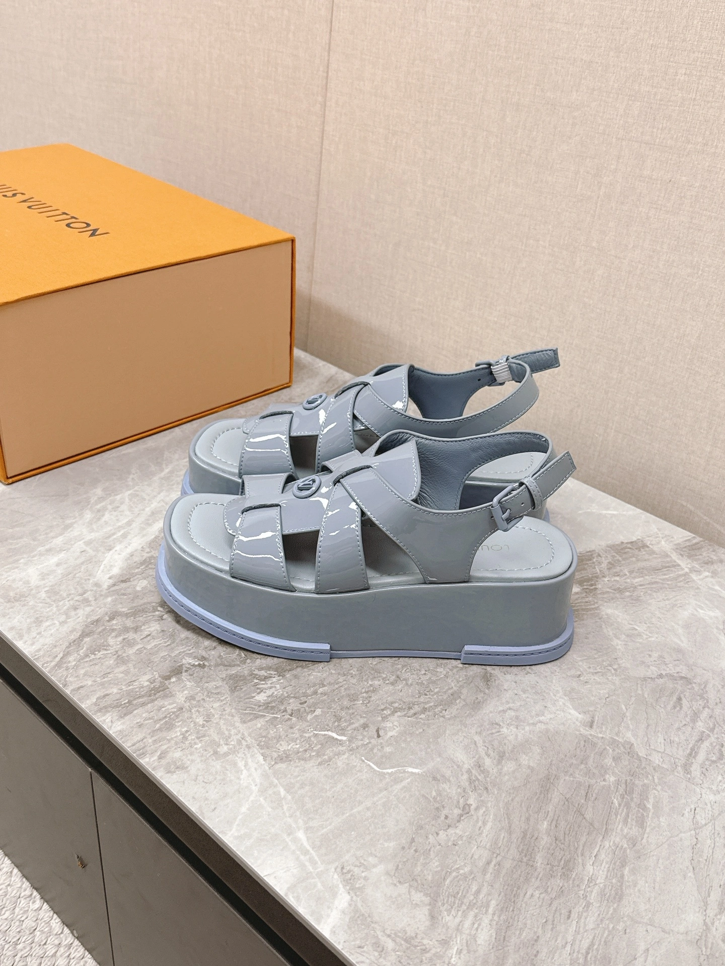 COCO-- 8V 1AGY02 MAYA FLATFORM cowhide item:E-X062H0673