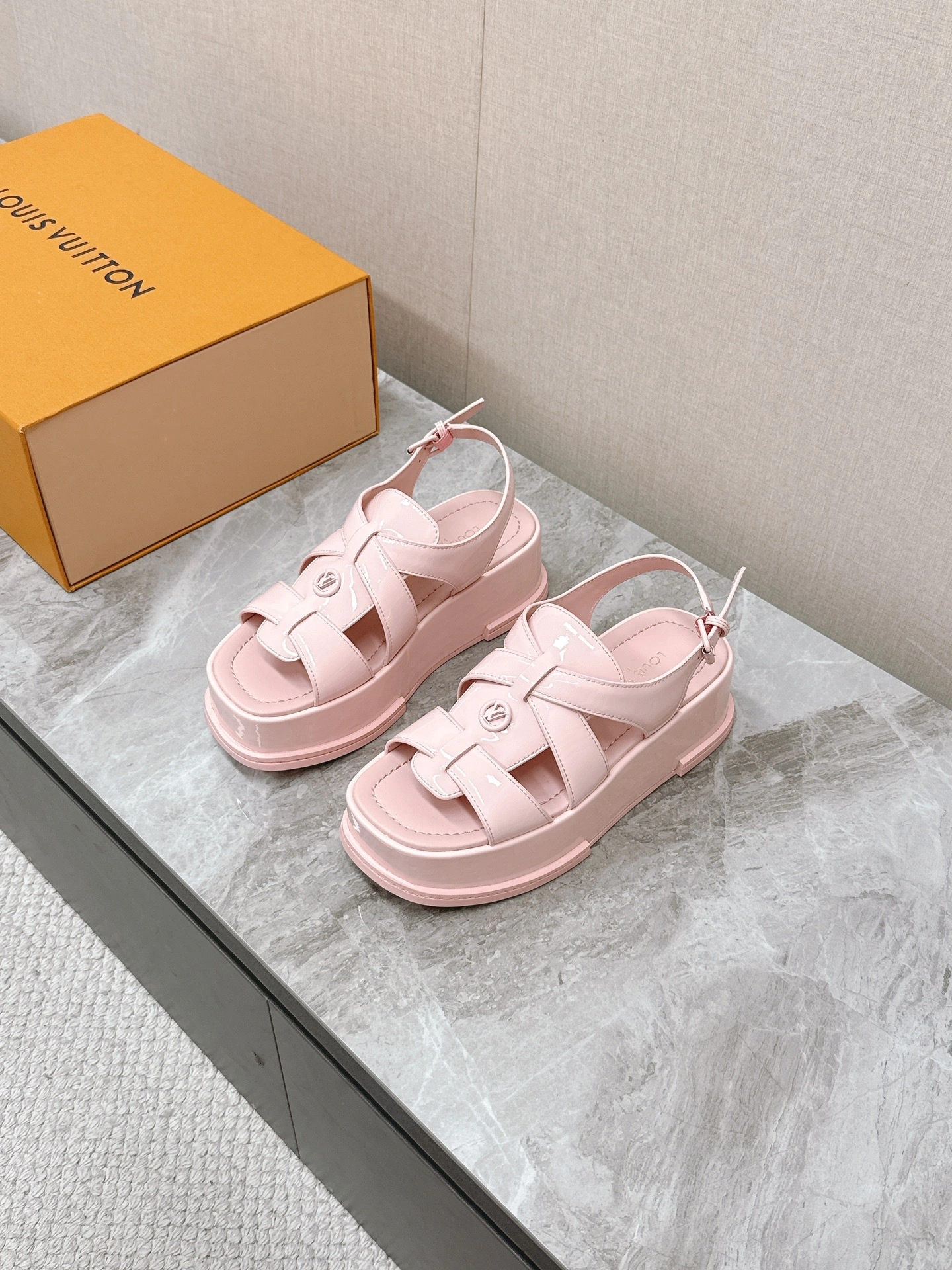 COCO-- 8V 1AGY26 MAYA FLATFORM cowhide item:E-X062H0676
