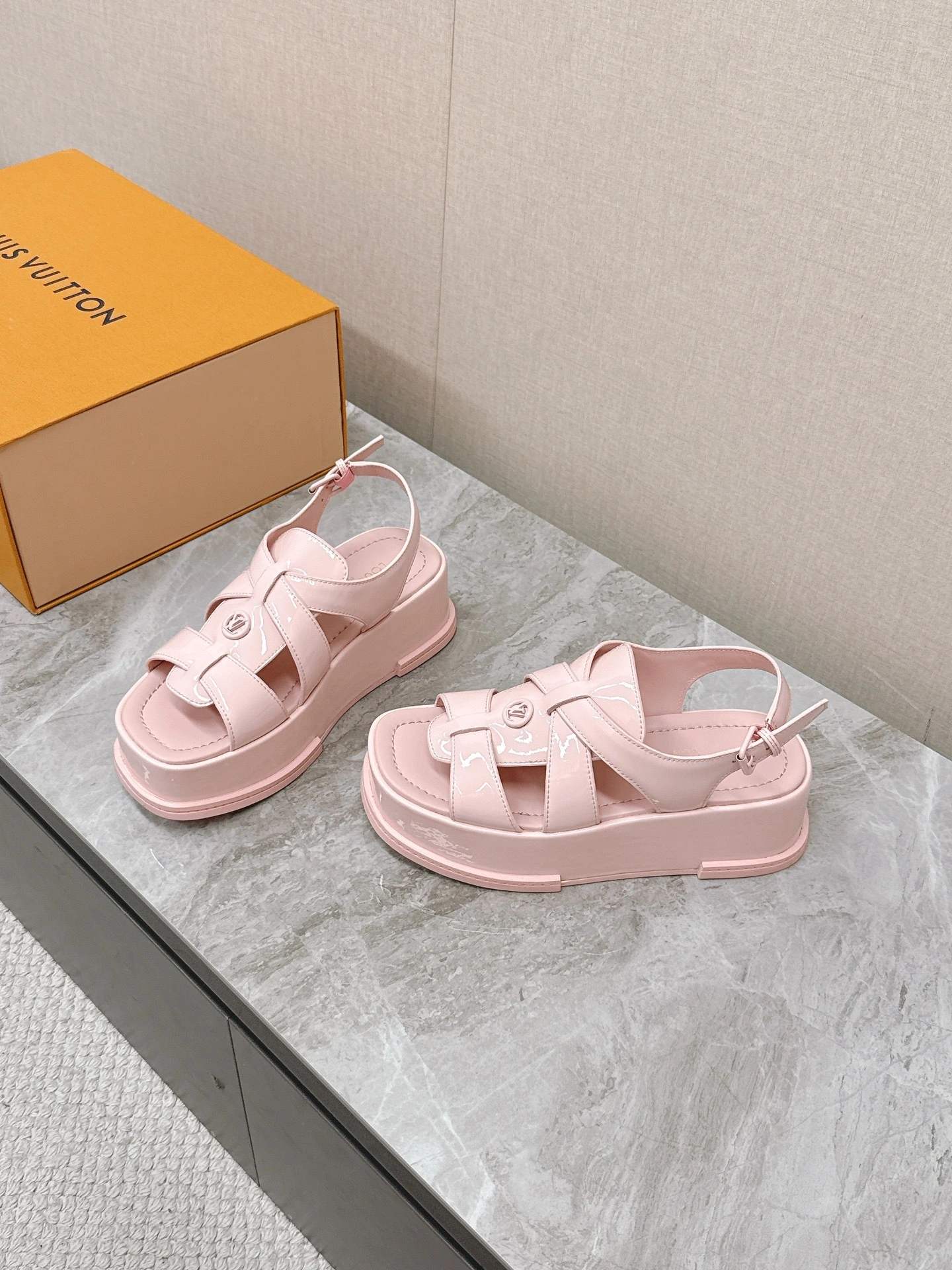 COCO-- 8V 1AGY26 MAYA FLATFORM cowhide item:E-X062H0676