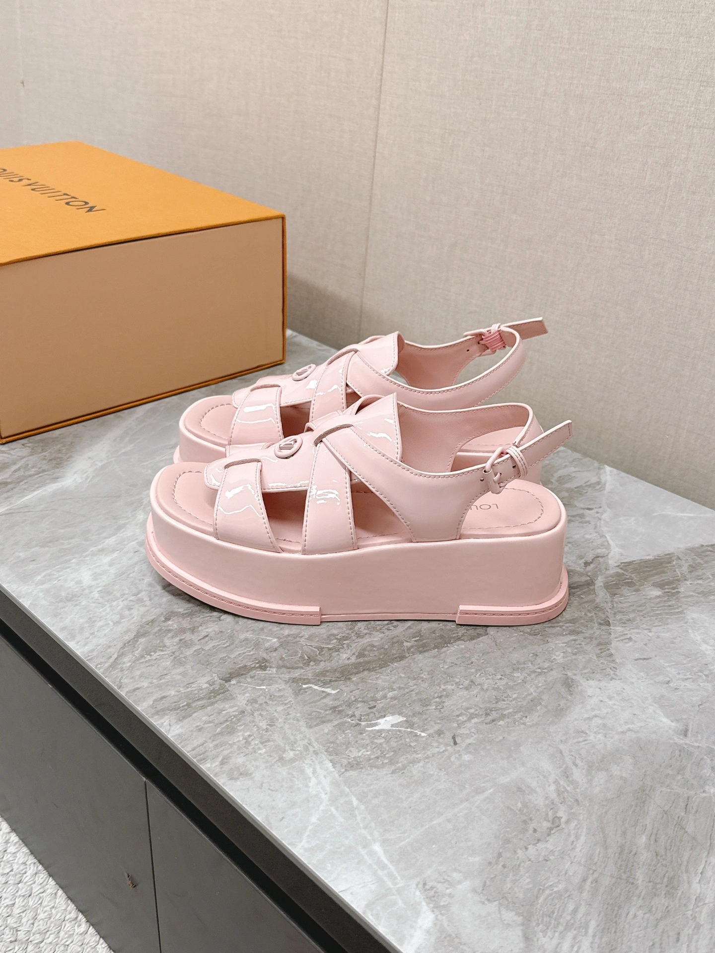 COCO-- 8V 1AGY26 MAYA FLATFORM cowhide item:E-X062H0676