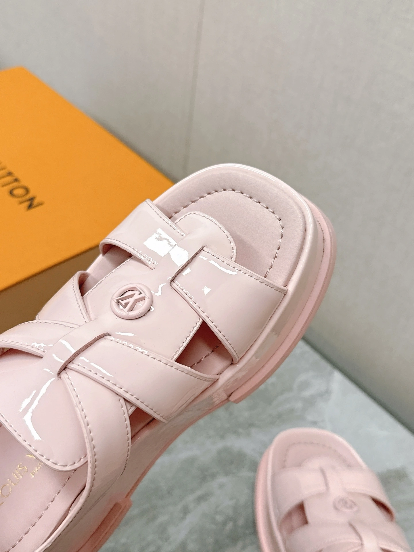 COCO-- 8V 1AGY26 MAYA FLATFORM cowhide item:E-X062H0676