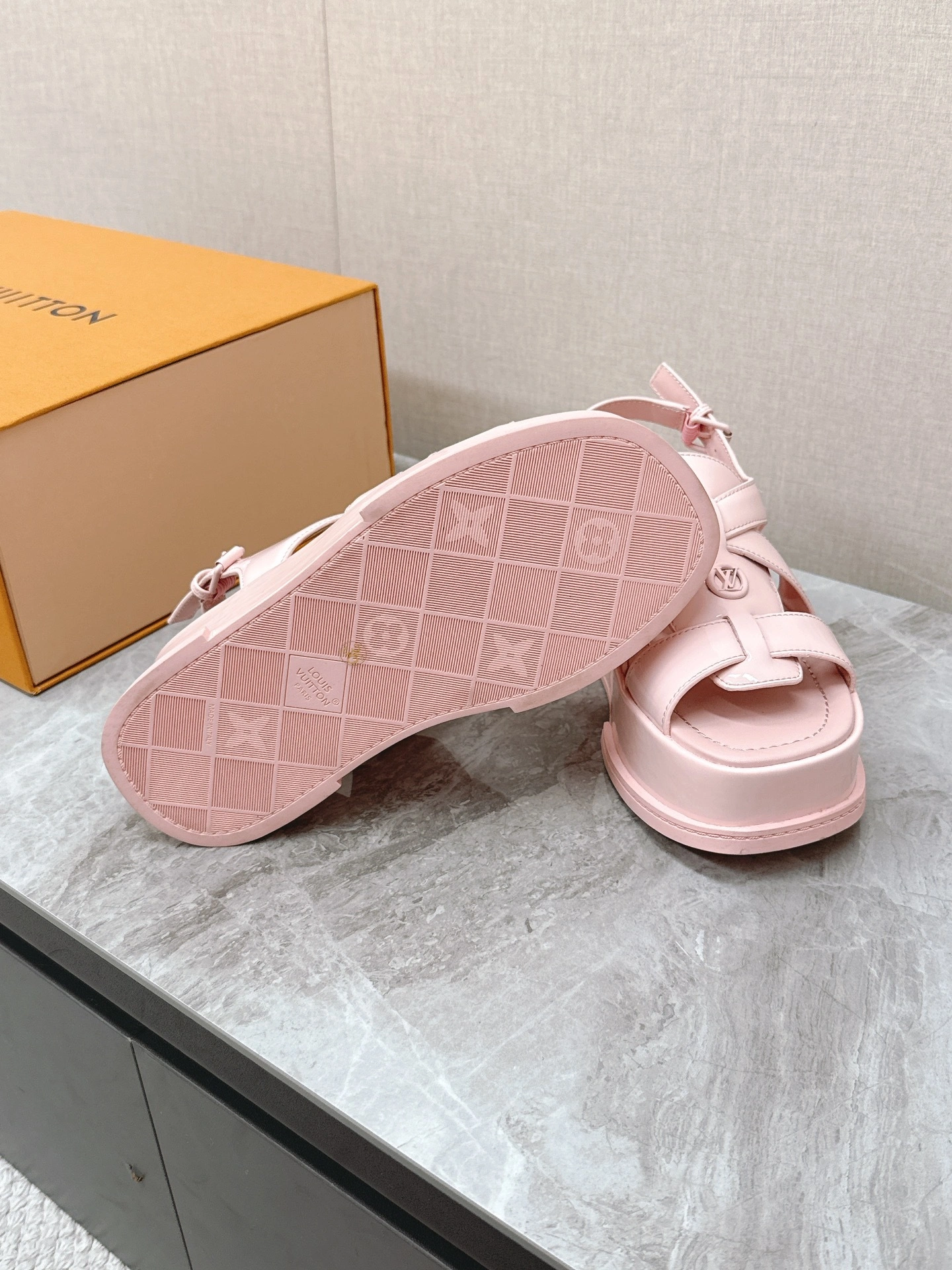 COCO-- 8V 1AGY26 MAYA FLATFORM cowhide item:E-X062H0676