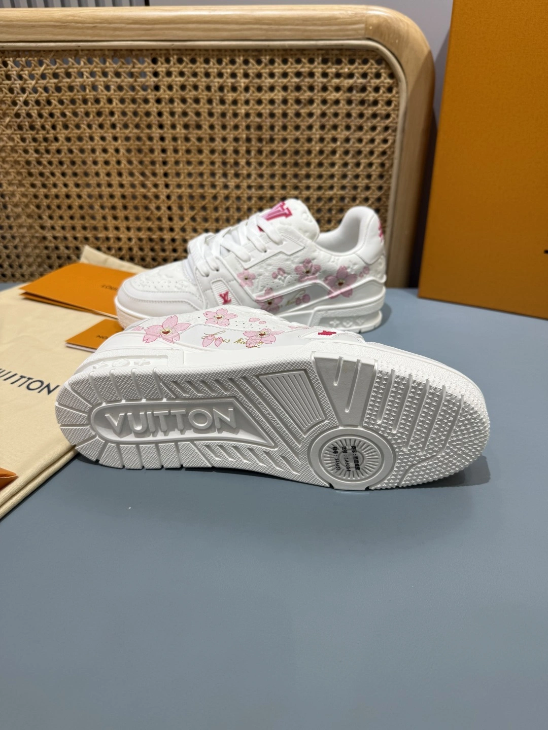COCO-- 8V 1AGZEH Calfskin trainer item:E-X430F0604